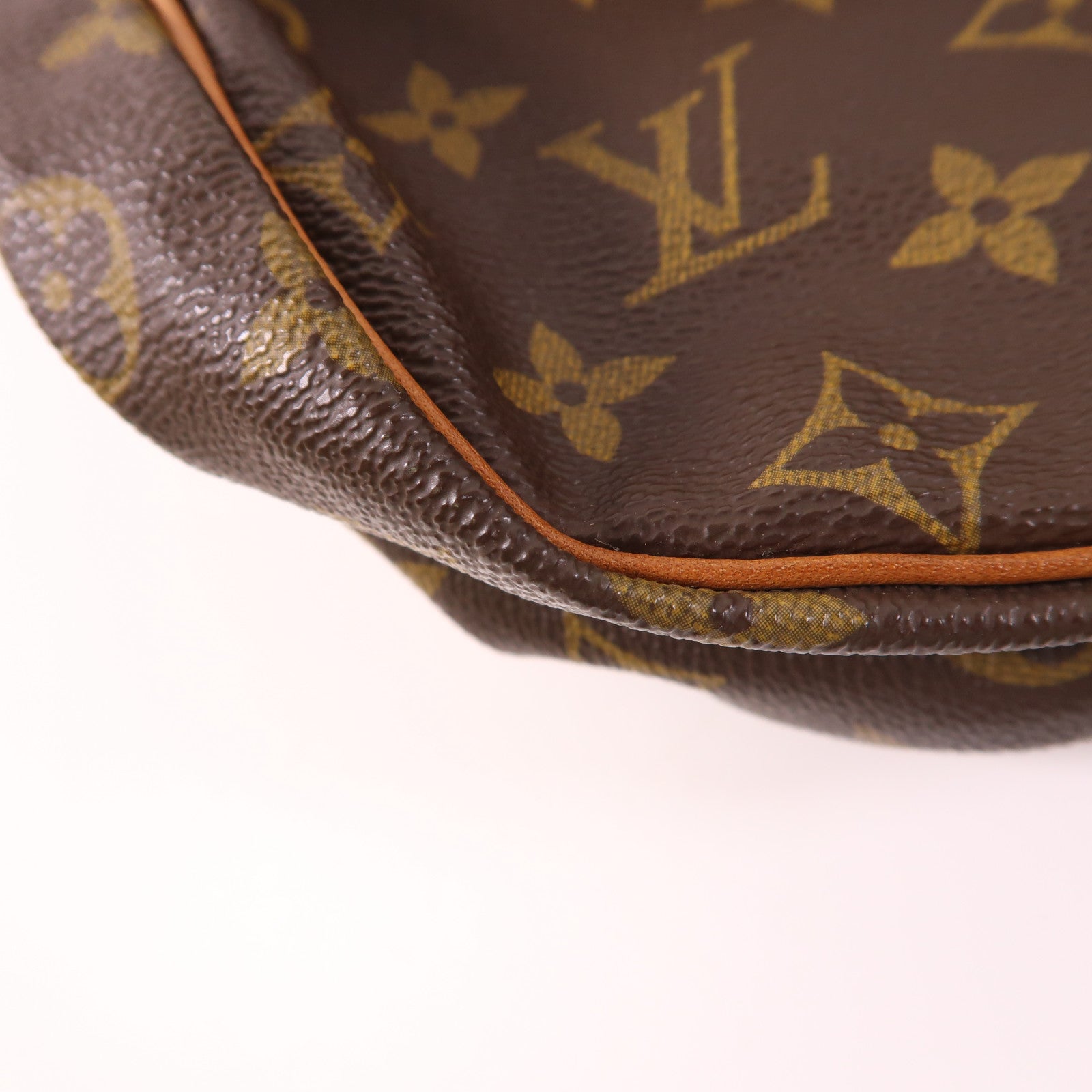 LOUIS VUITTON LV GHW Saumur 35 Crossbody Shoulder Bag M42254 Monogram Brown