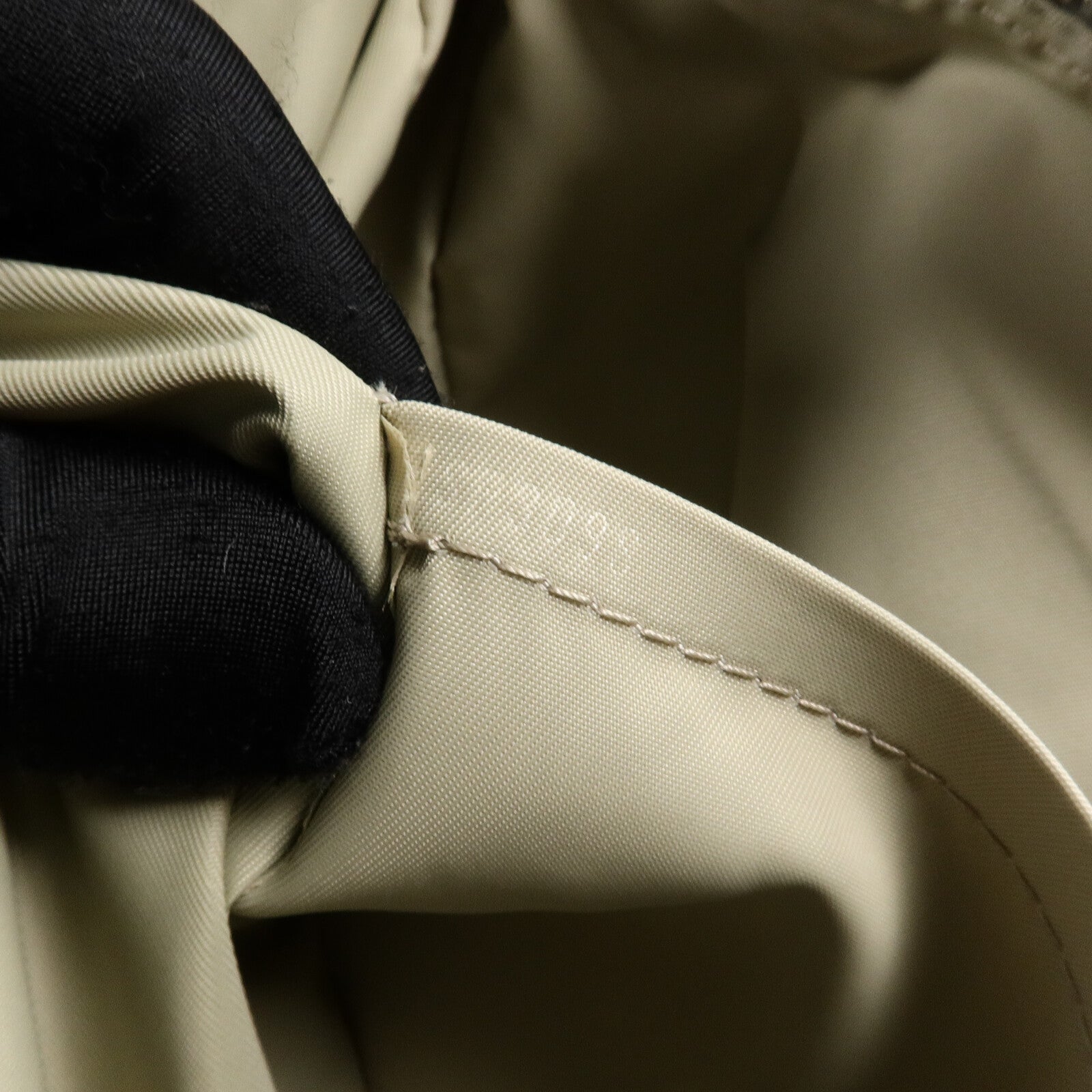 LOUIS VUITTON Damier Geant Explorateur肩背袋