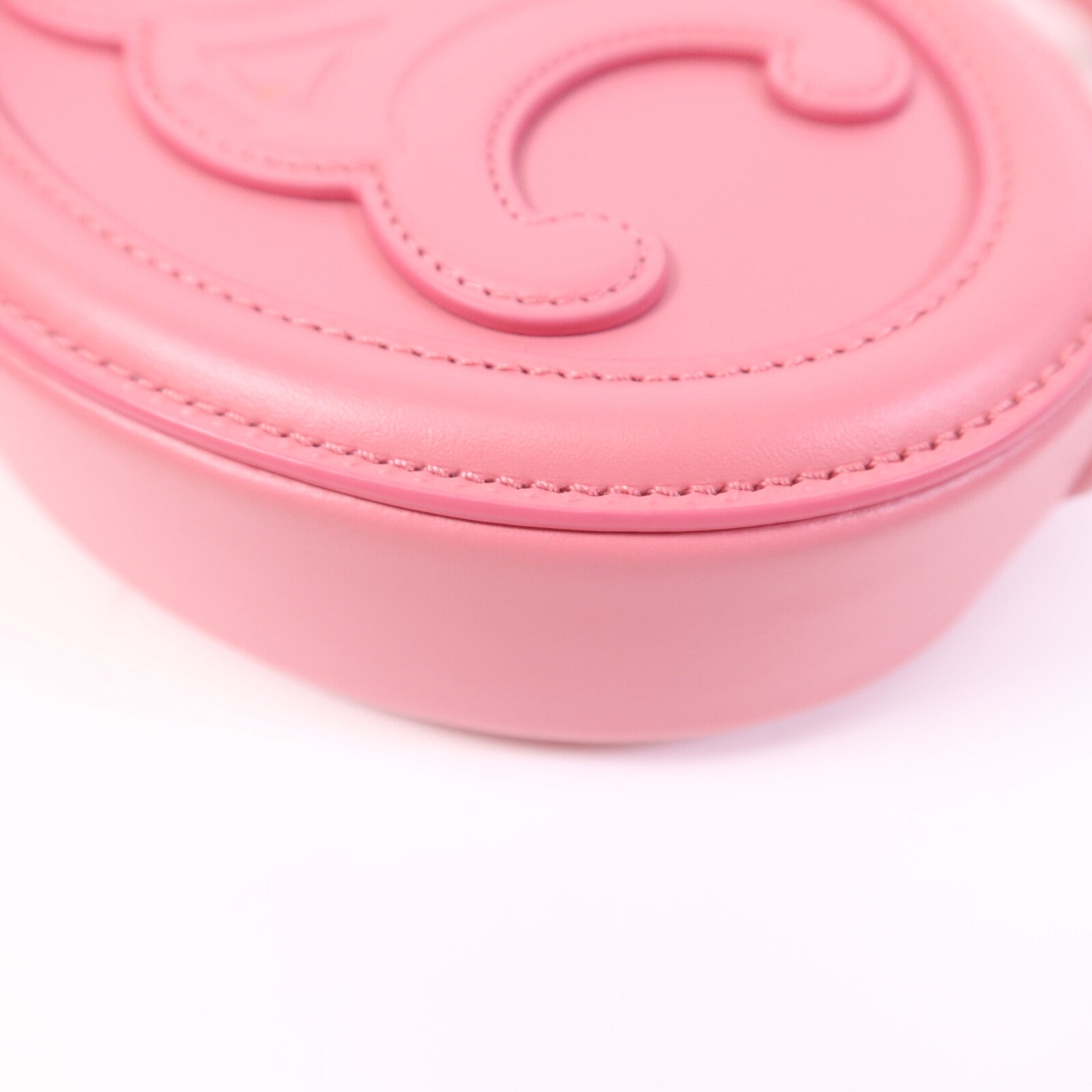 CELINE 牛皮皮革Cuir Triomphe金扣肩背袋