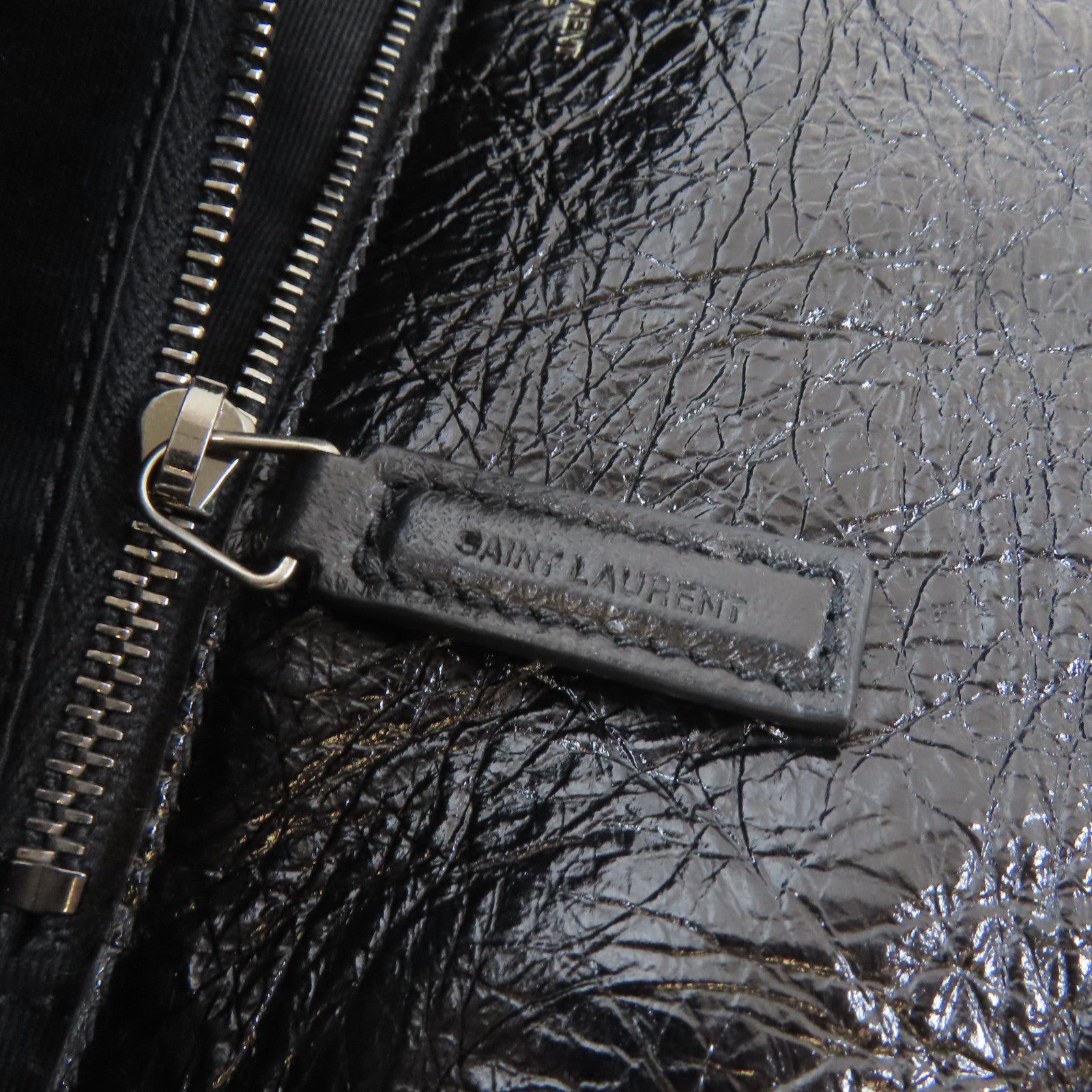 SAINT LAURENT 牛皮皮革Nikki銀扣鏈帶肩背袋黑色