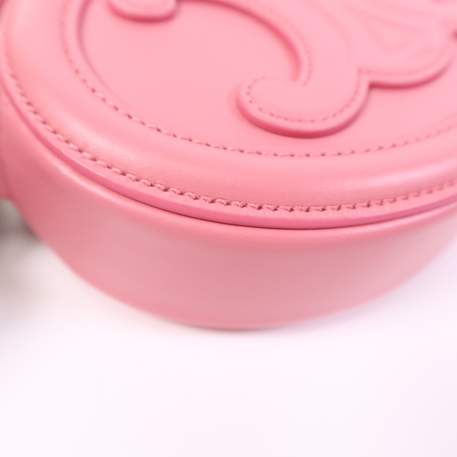 CELINE 牛皮皮革Cuir Triomphe金扣肩背袋