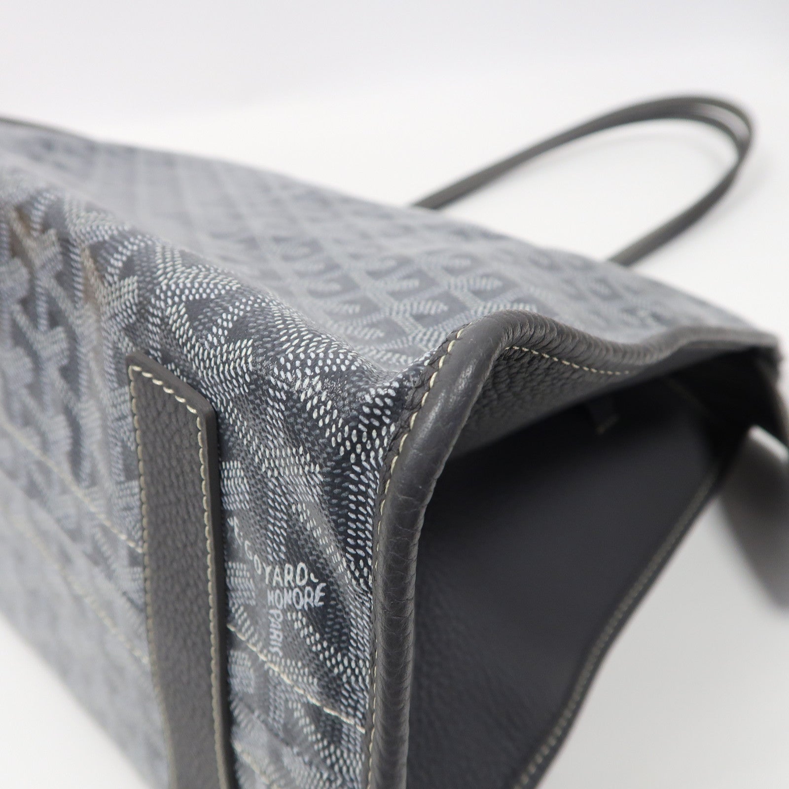 GOYARD 塗層帆布Hardy PM銀扣手挽袋灰色