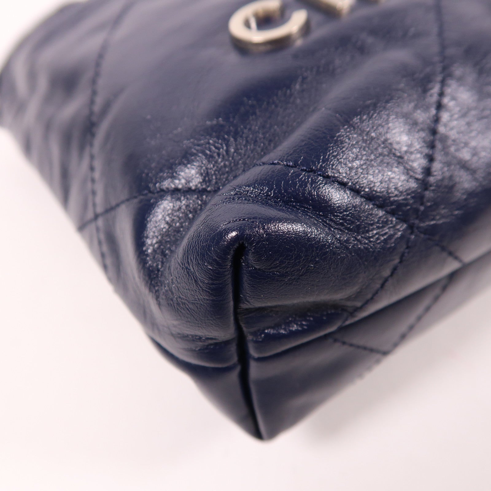 CHANEL 【激減優惠】牛皮皮革Mini 22銀扣鏈帶肩背袋