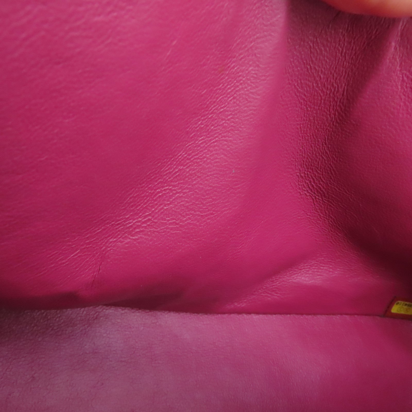 CHANEL 菱格漆皮皮革Classic银扣肩背袋粉红色