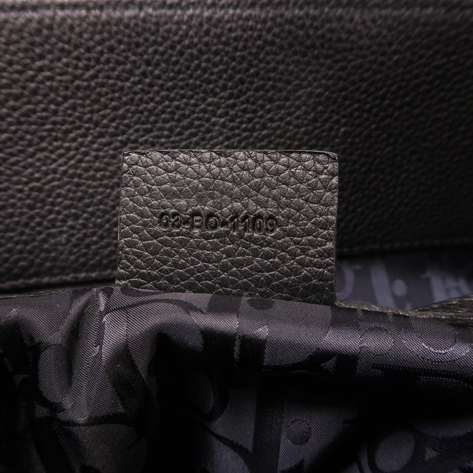 DIOR HOMME 牛皮皮革Dior Backpack銀扣背包黑色