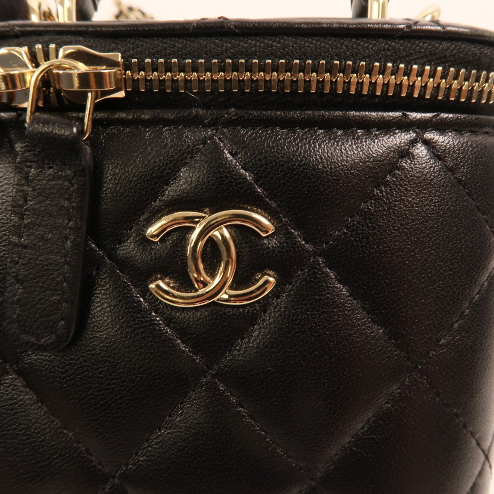 CHANEL 羊皮皮革Vanity Case金扣鏈帶手挽肩背兩用袋