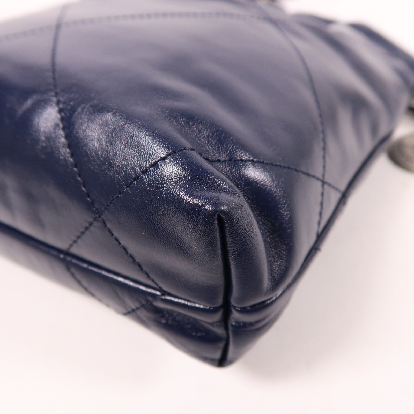 CHANEL 【激減優惠】牛皮皮革Mini 22銀扣鏈帶肩背袋