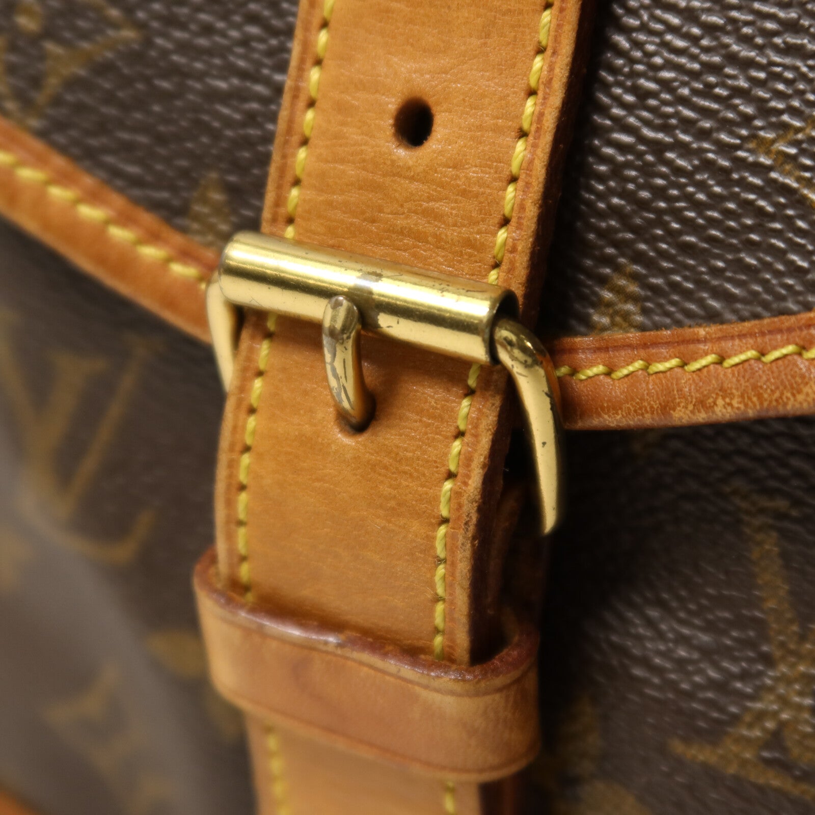 LOUIS VUITTON Monogram Saumur 35金扣肩背袋