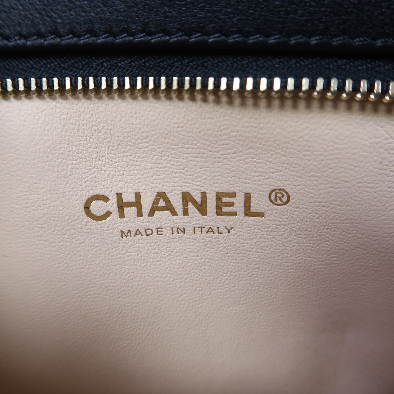 CHANEL 菱格牛皮皮革Chain Shoulder金扣鏈帶肩背袋黑色