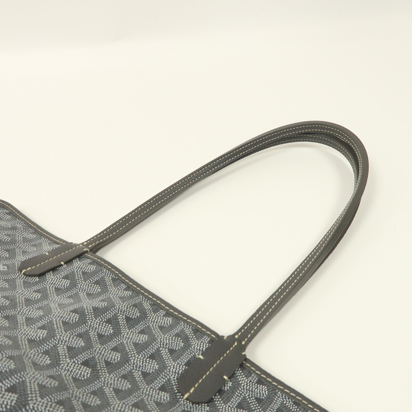 GOYARD 塗層帆布Hardy PM銀扣手挽袋灰色