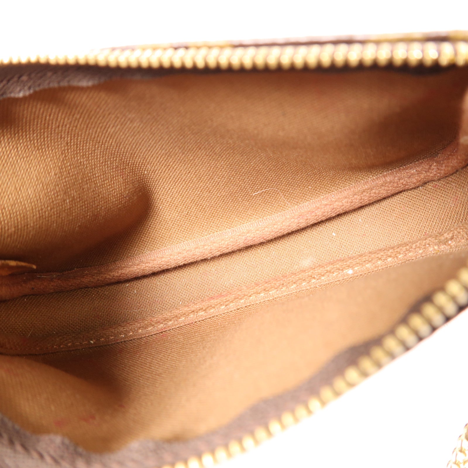 LOUIS VUITTON Monogram Mini Pochette Accessoires金扣手挽袋棕色