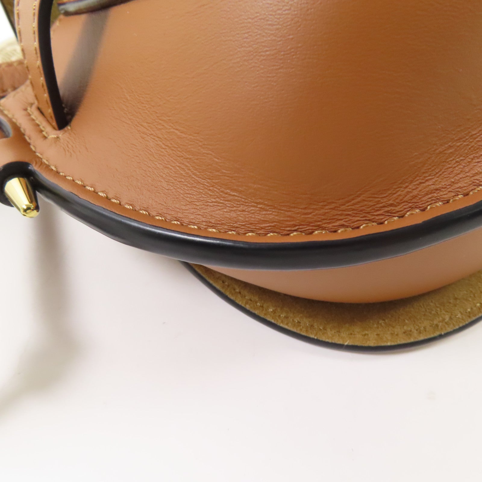 LOEWE 牛皮皮革Shoulder Bag金扣肩背袋