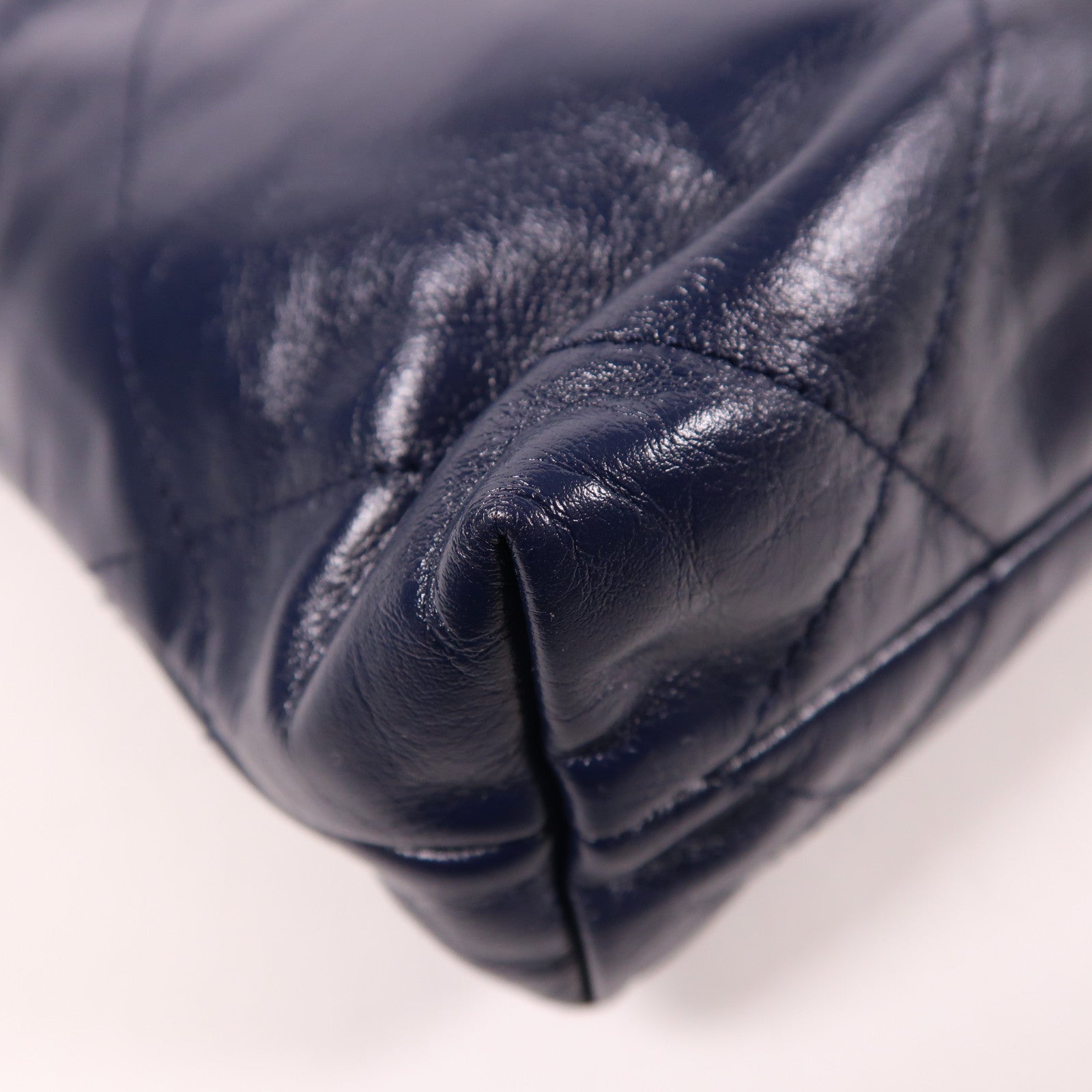 CHANEL 【激減優惠】牛皮皮革Mini 22銀扣鏈帶肩背袋