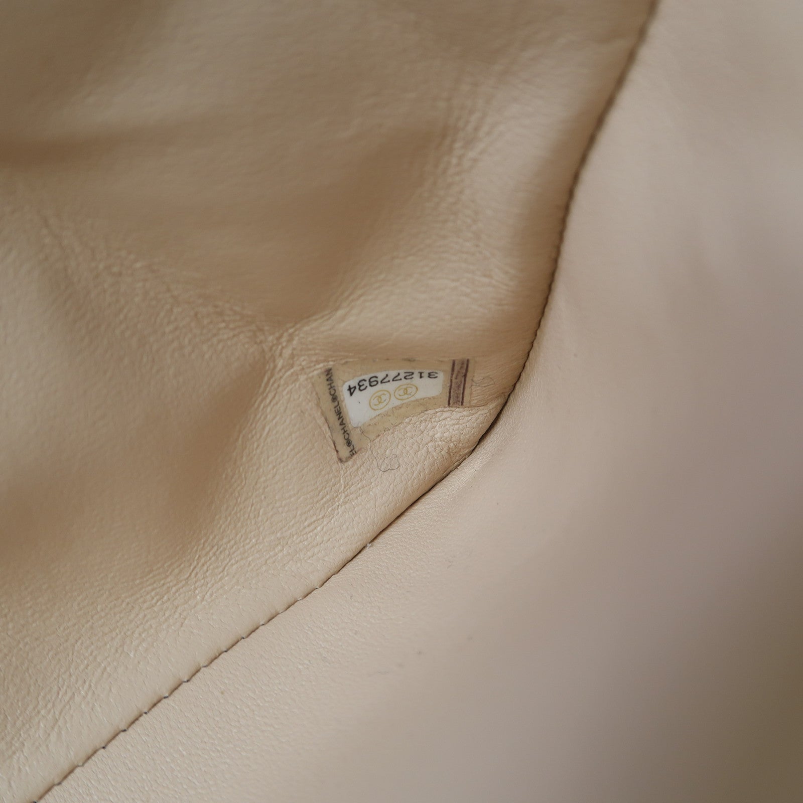 CHANEL 菱格牛皮皮革Chain Shoulder金扣鏈帶肩背袋黑色