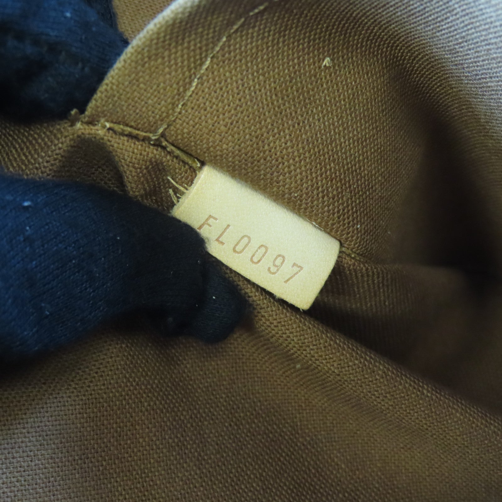 LOUIS VUITTON 【激減優惠】Monogram Lockit Horizontal金扣肩背袋啡色