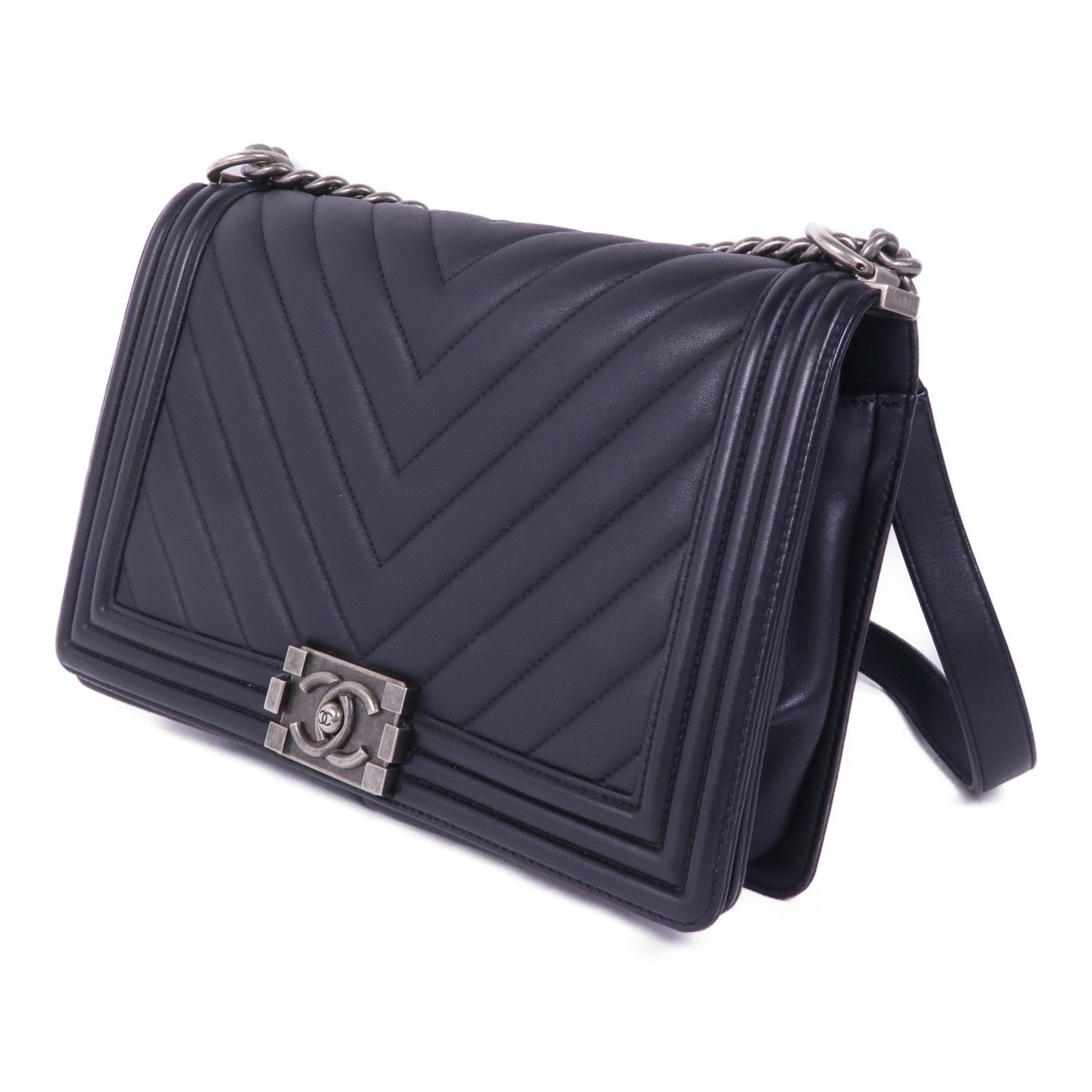 CHANEL 羊皮皮革Boy 28銀扣鏈帶肩背袋