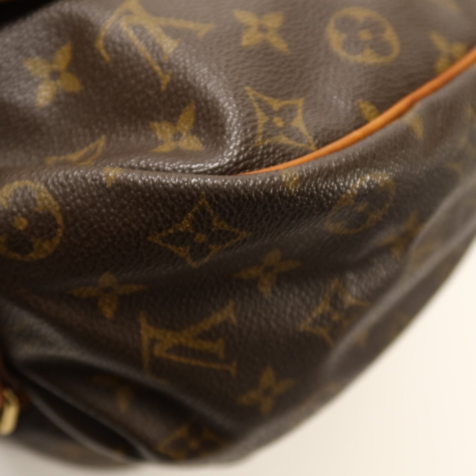 LOUIS VUITTON Monogram Saumur 35金扣肩背袋