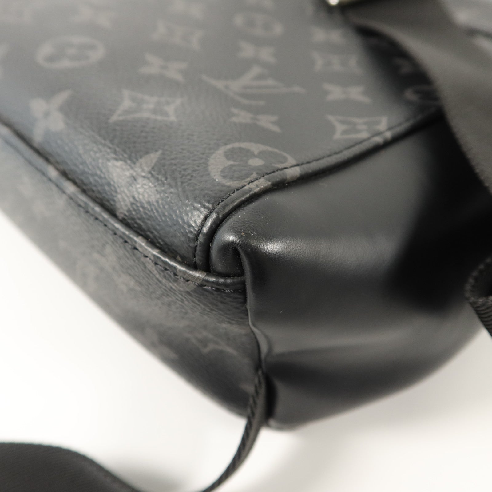LOUIS VUITTON Monogram Eclipse Messenger PM Voyager肩背袋