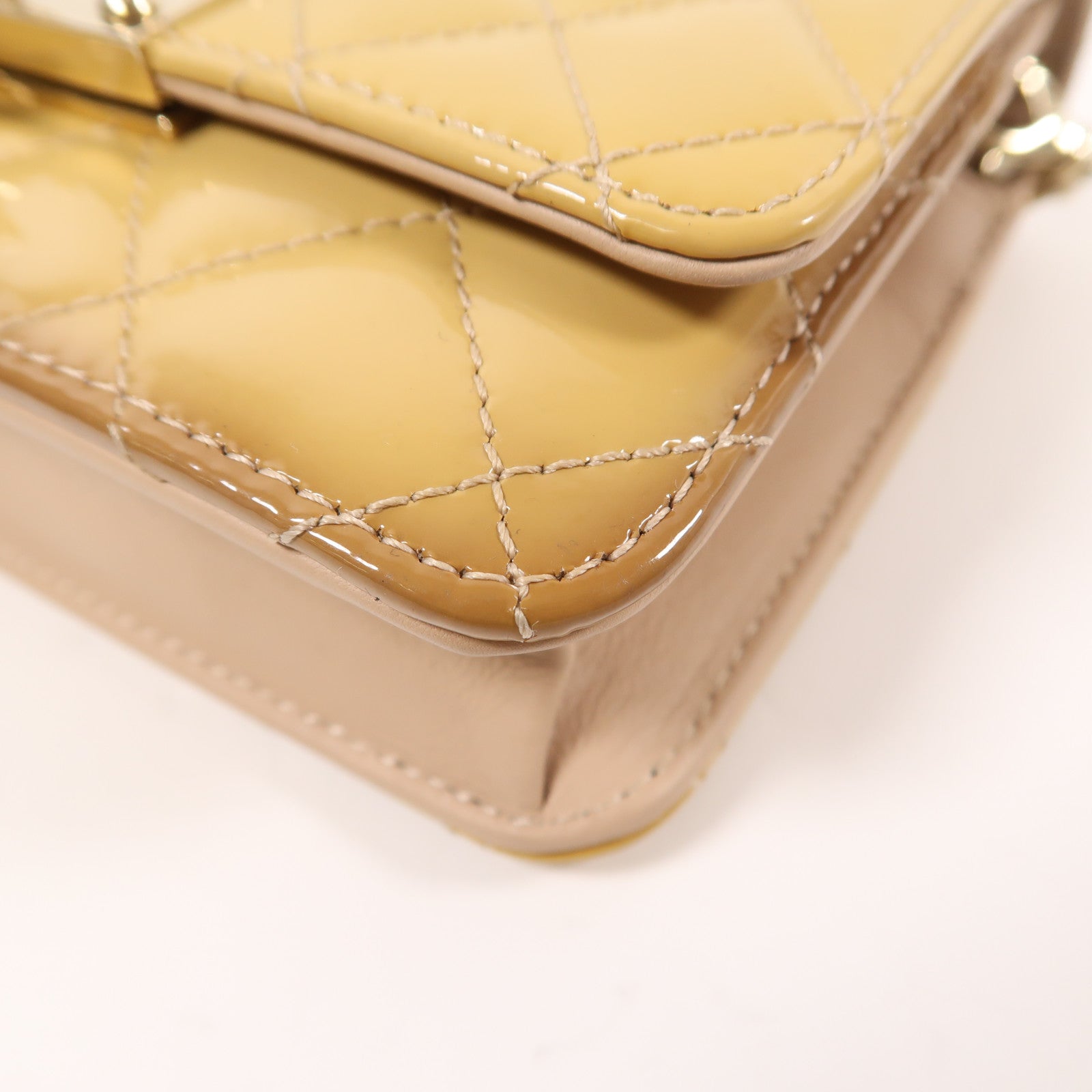 CHANEL 漆皮皮革Wallet On Chain金扣肩背袋