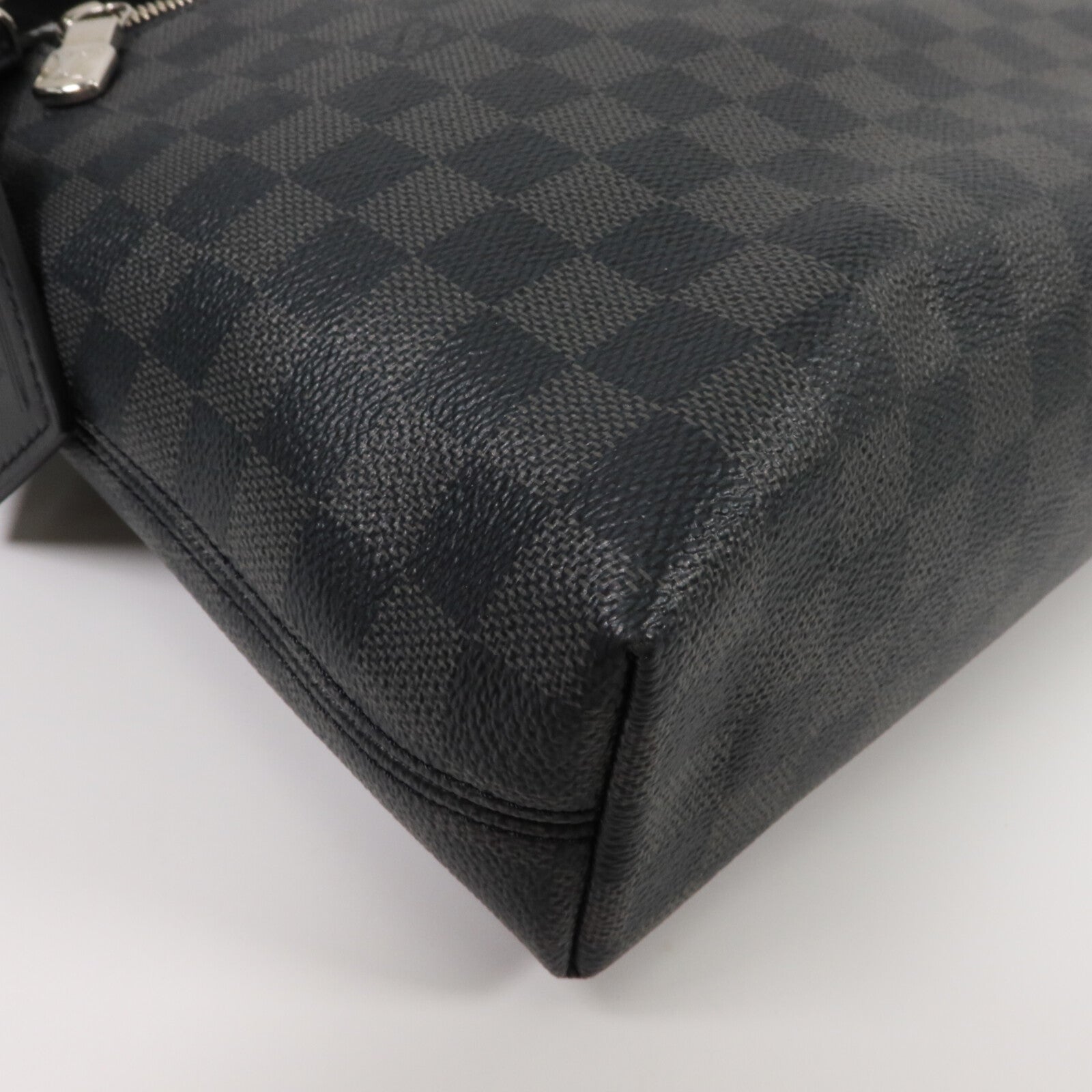 LOUIS VUITTON Damier Graphite Mick PM肩背袋