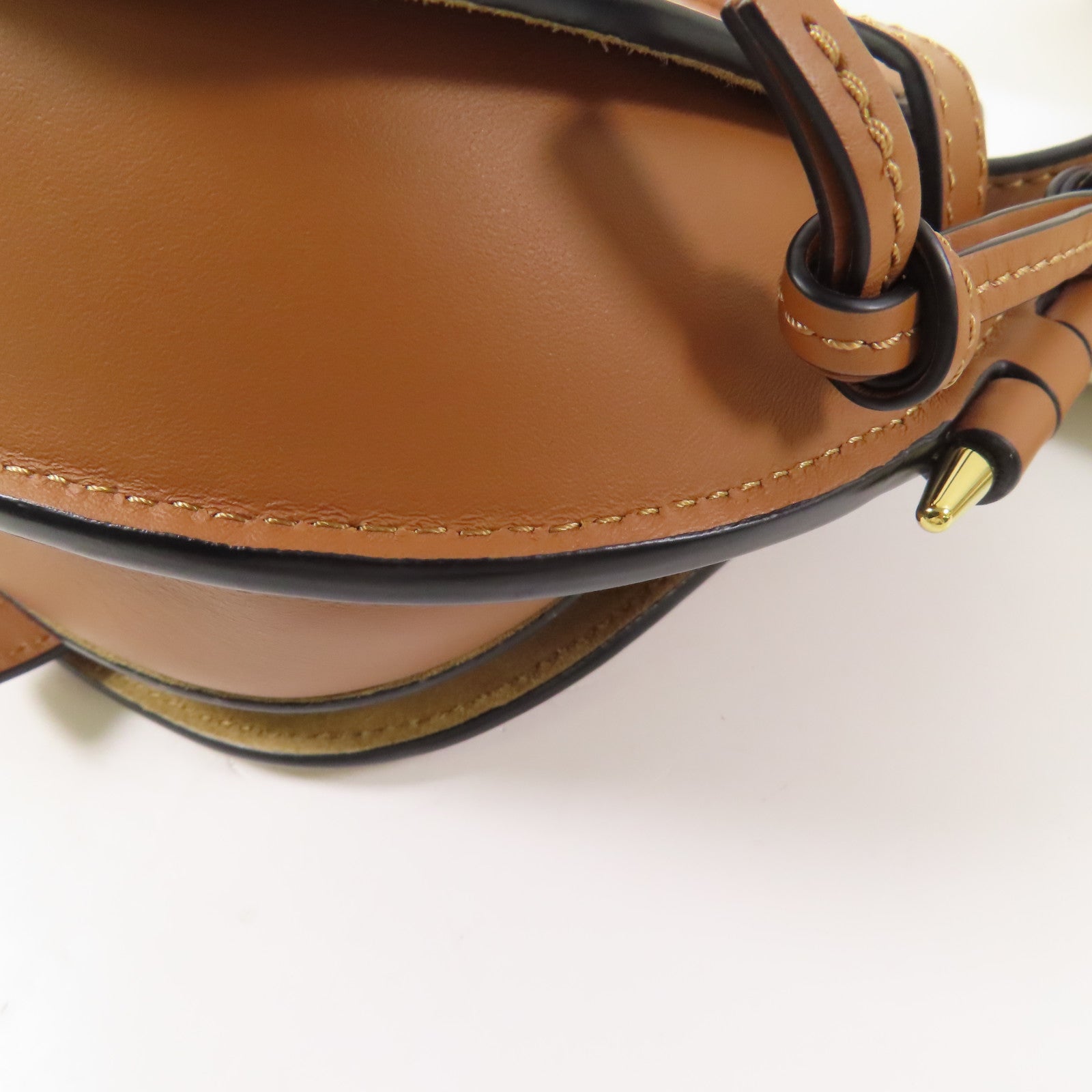 LOEWE 牛皮皮革Shoulder Bag金扣肩背袋