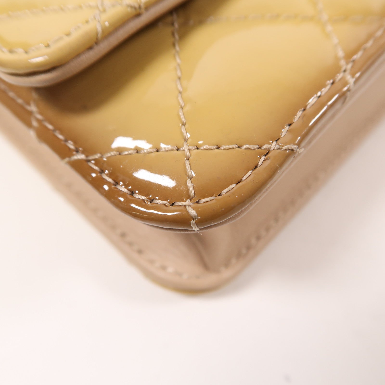 CHANEL 漆皮皮革Wallet On Chain金扣肩背袋