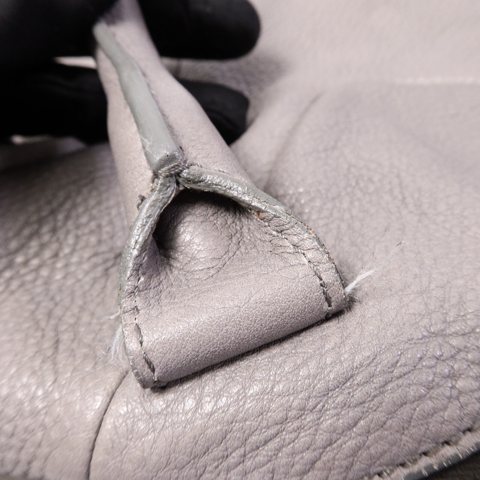 YVES SAINT LAURENT 牛皮皮革Hand Bag手挽袋