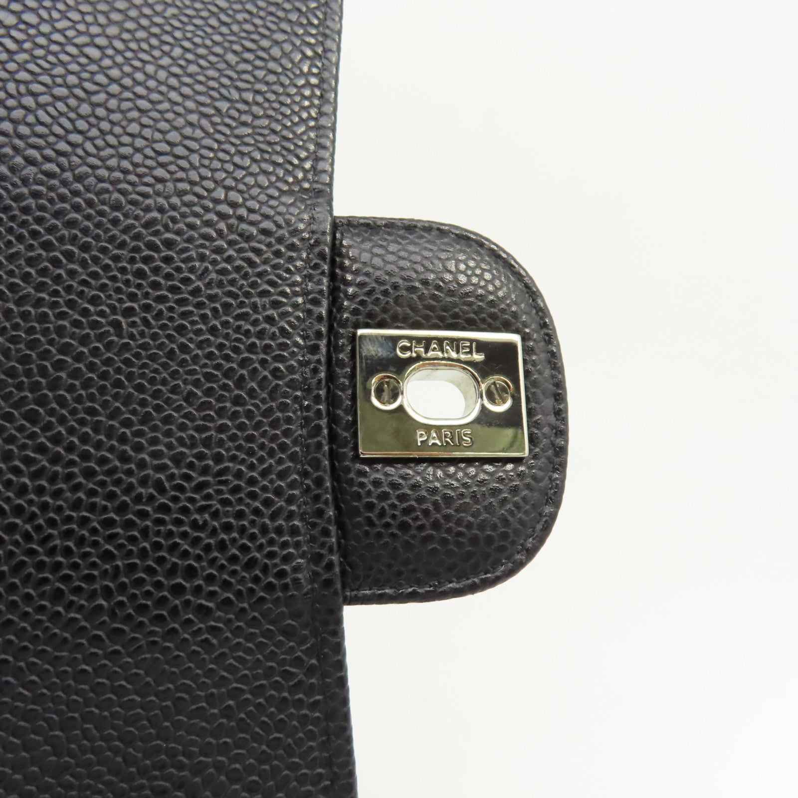 CHANEL 菱格Caviar皮革Classic 25銀扣鏈帶肩背袋黑色
