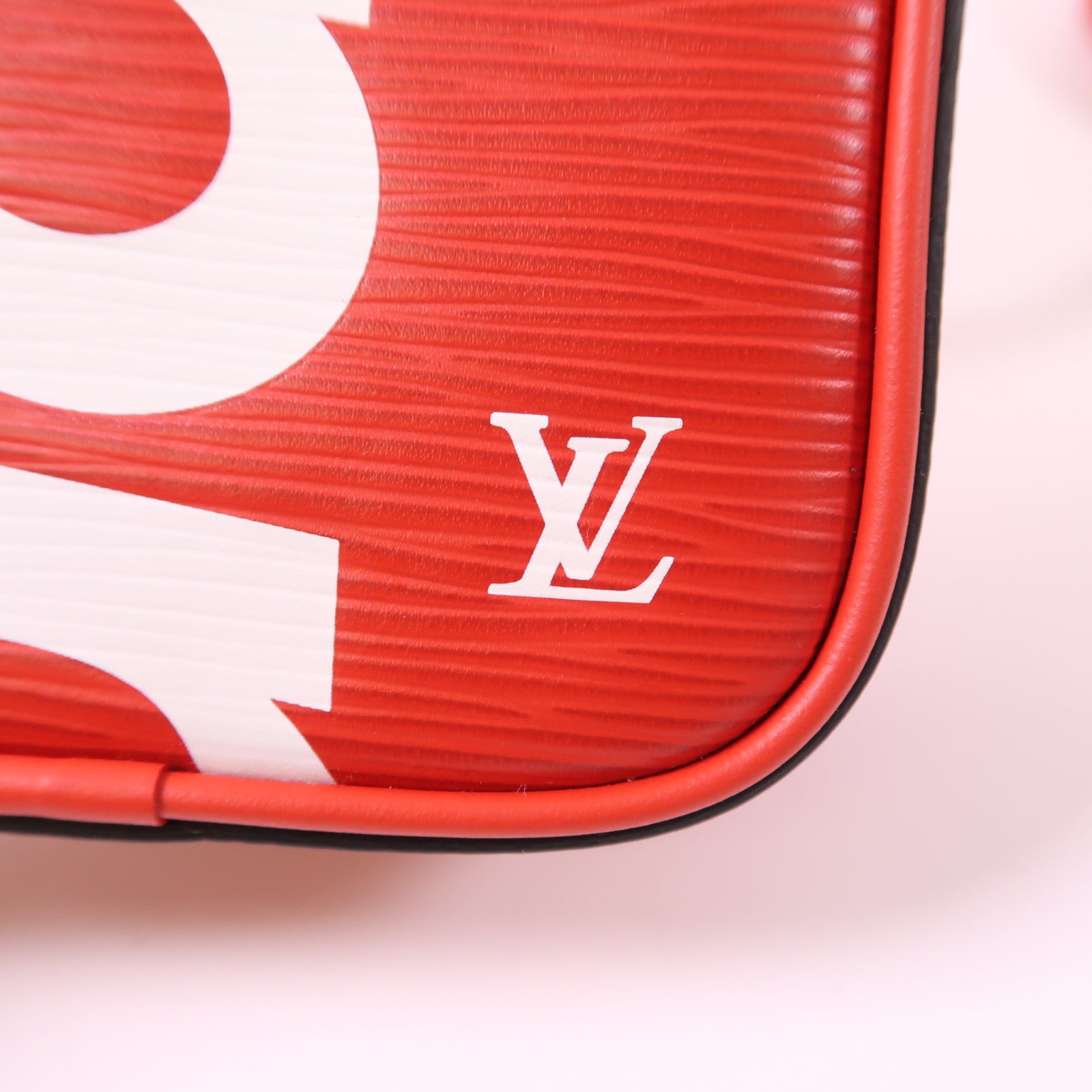 LOUIS VUITTON Epi LV X Supreme Danube PPM銀扣肩背袋
