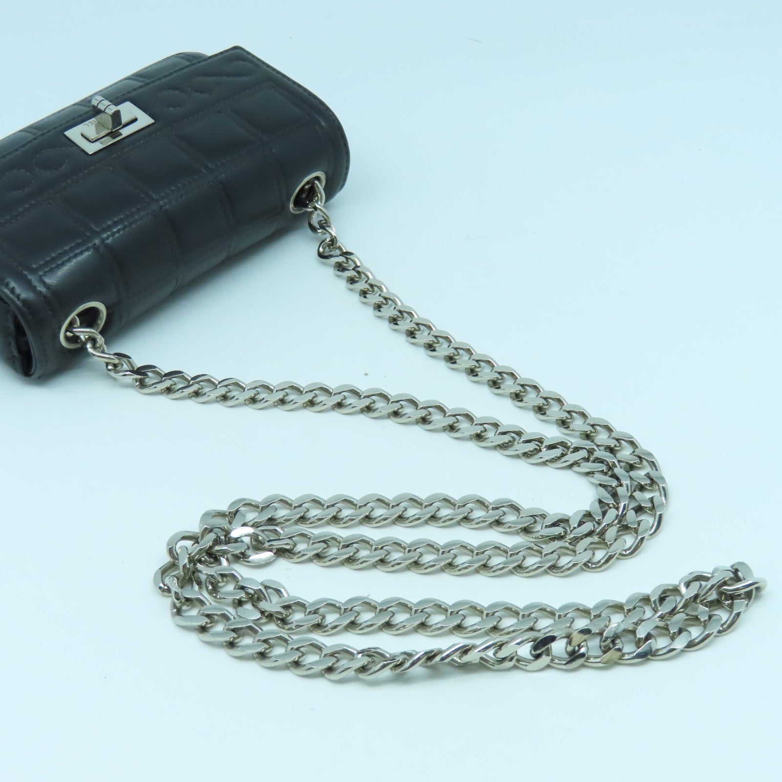 CHANEL 【清倉大減價】牛皮皮革Chain Shoulder Bag銀扣鏈帶肩背袋黑色