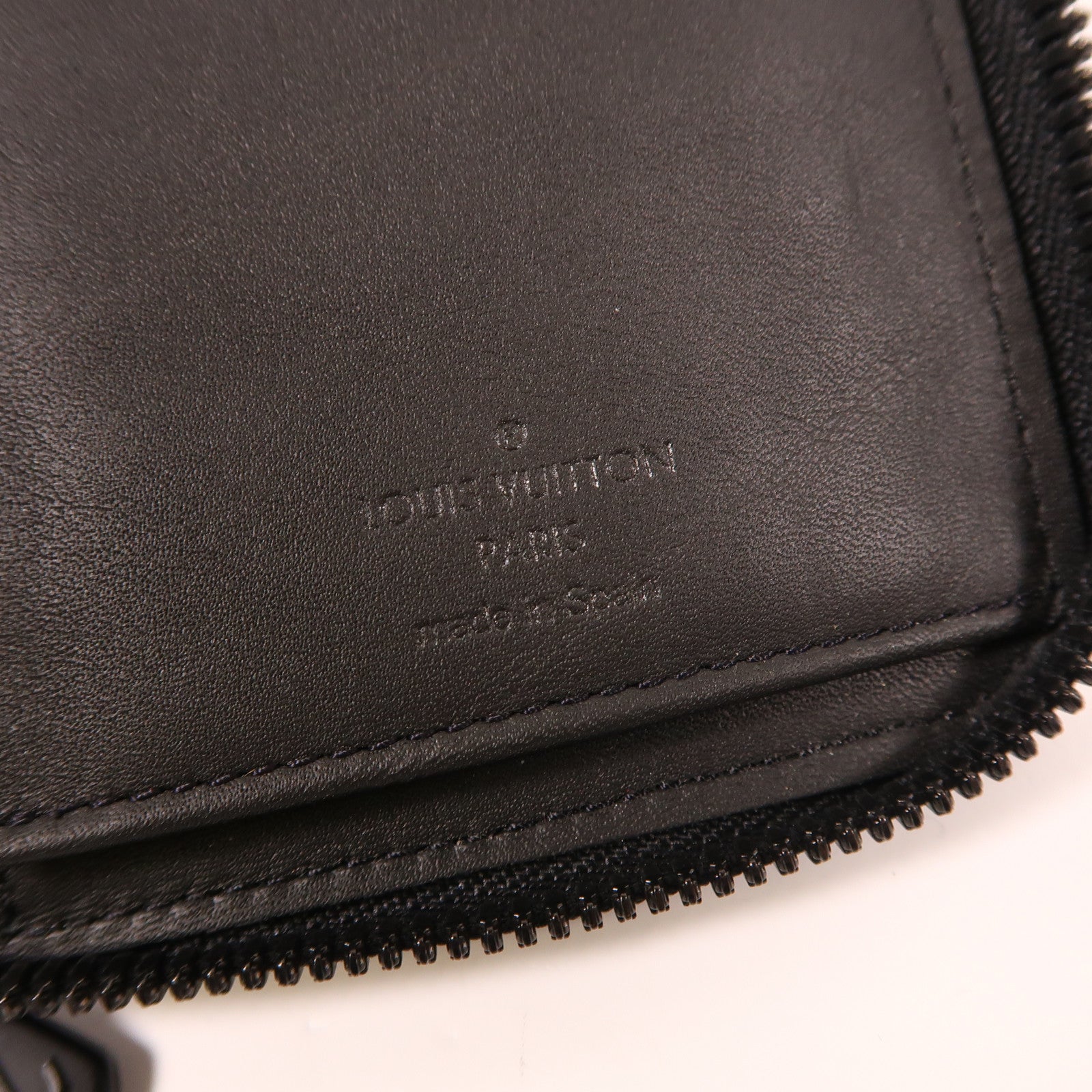 LOUIS VUITTON Monogram Shadow Zipper Wallet長錢包黑色