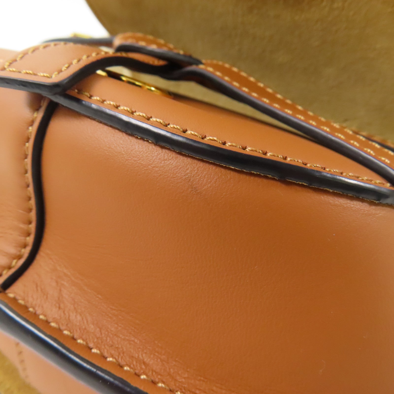 LOEWE 牛皮皮革Shoulder Bag金扣肩背袋