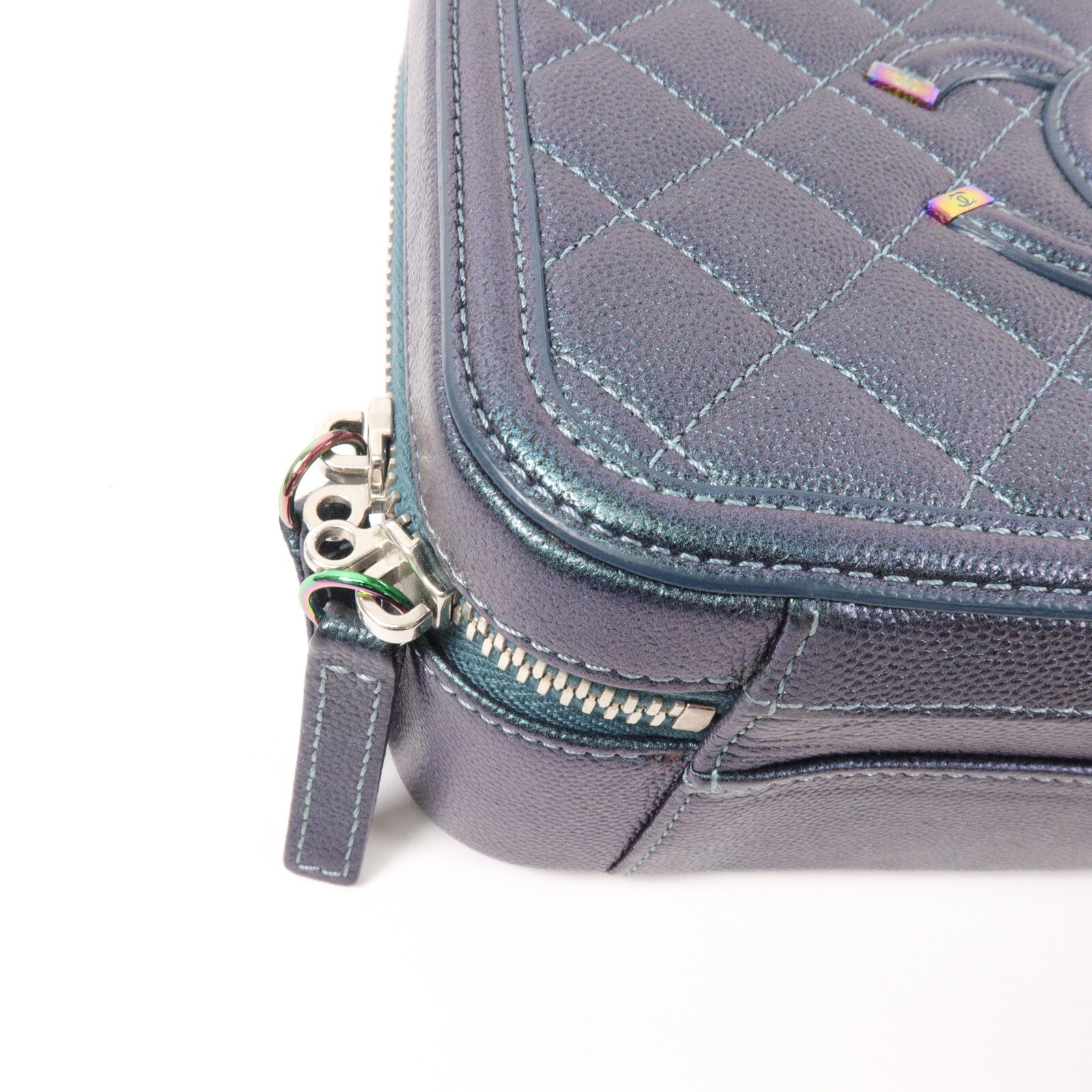CHANEL 牛皮皮革CC Filigree Vanity Case Medium鏈帶肩背袋