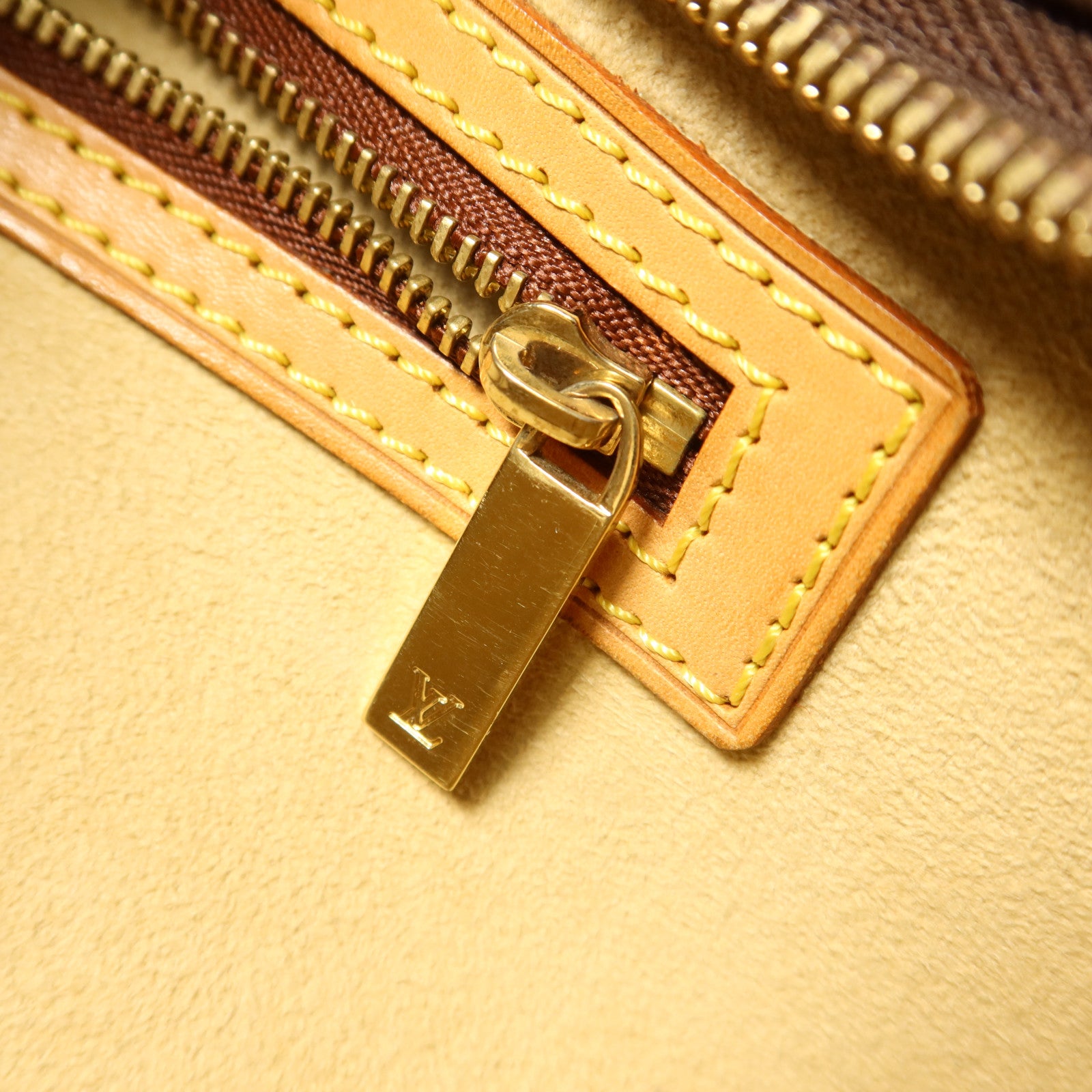 LOUIS VUITTON Monogram Cite GM金扣肩背袋