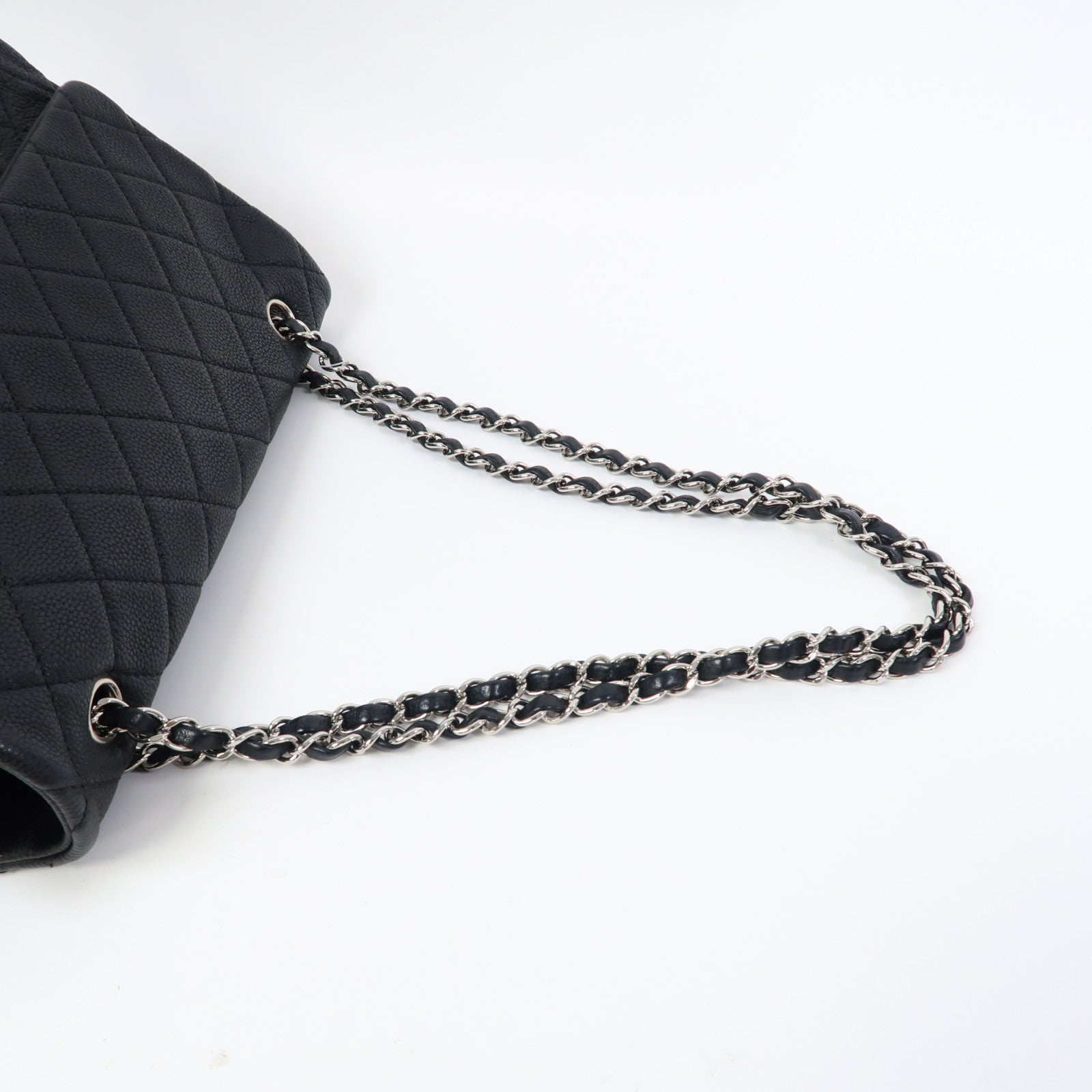 CHANEL 菱格Caviar皮革Chain Shoulder銀扣鏈帶肩背袋黑色