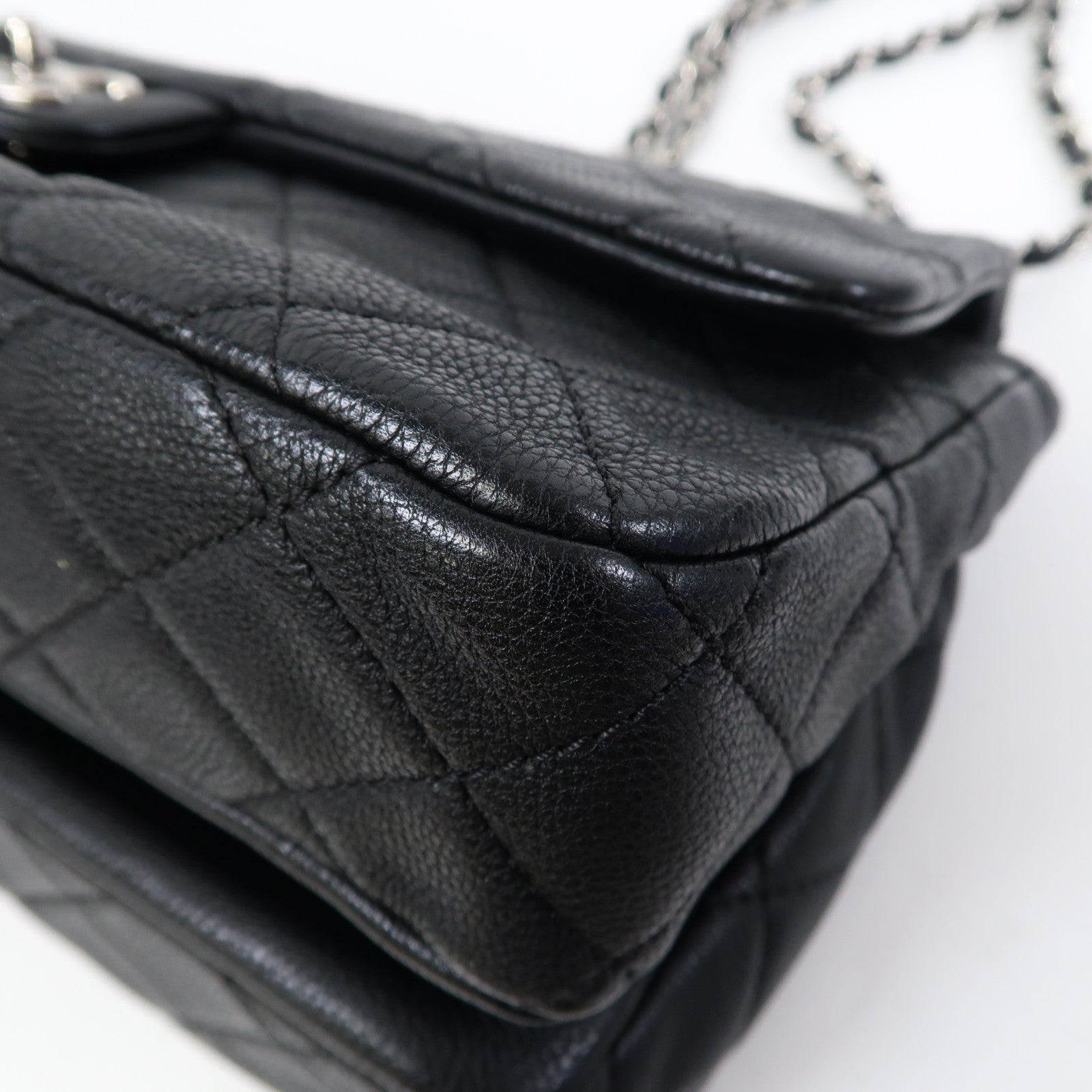 CHANEL 菱格Caviar皮革Chain Shoulder銀扣鏈帶肩背袋黑色