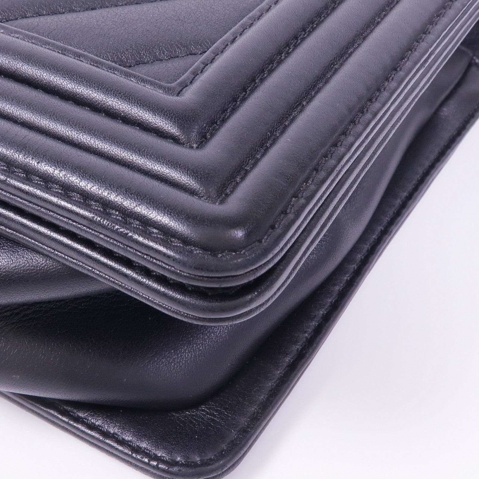 CHANEL 羊皮皮革Boy 28銀扣鏈帶肩背袋