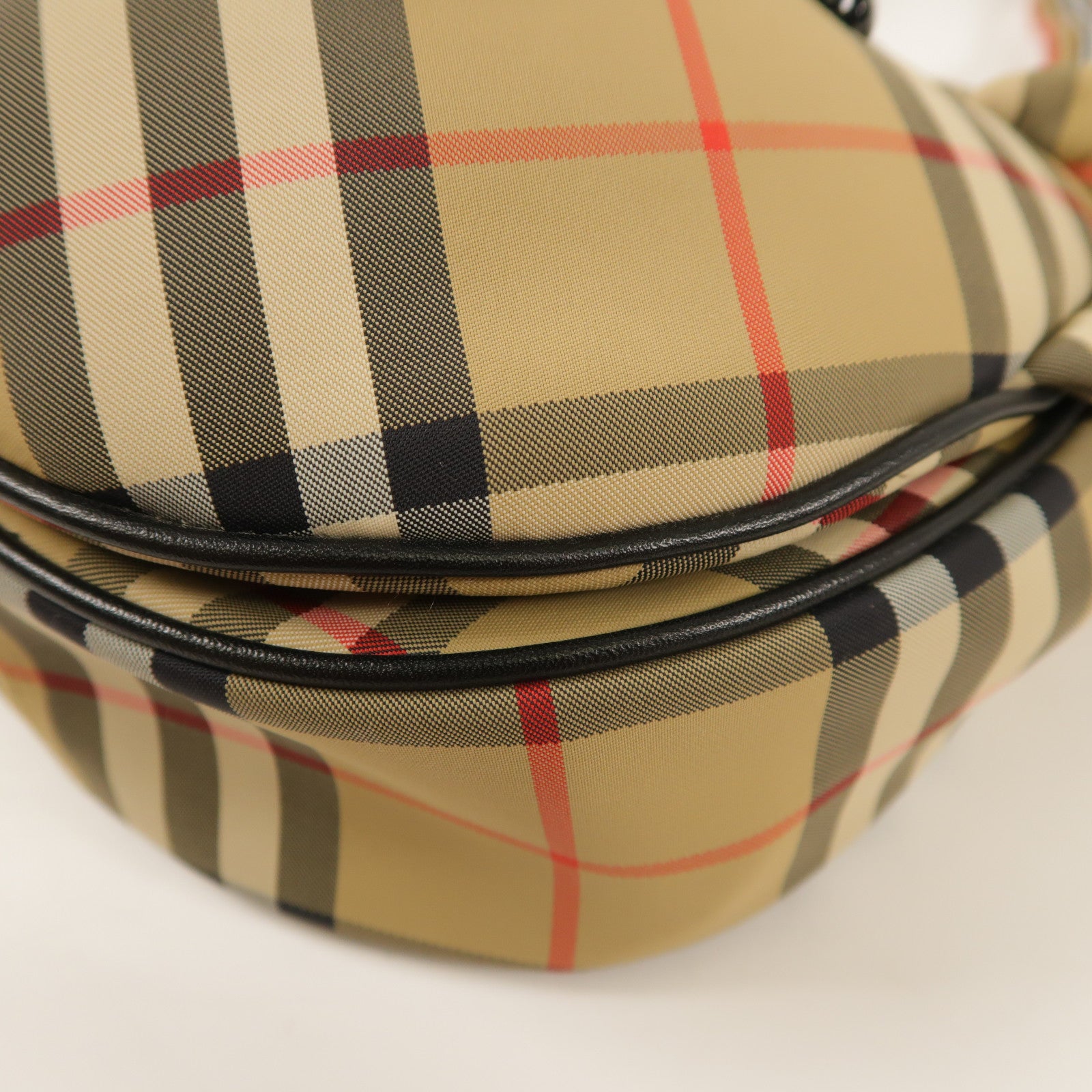 BURBERRY 尼龍Shoulder Bag金扣肩背袋