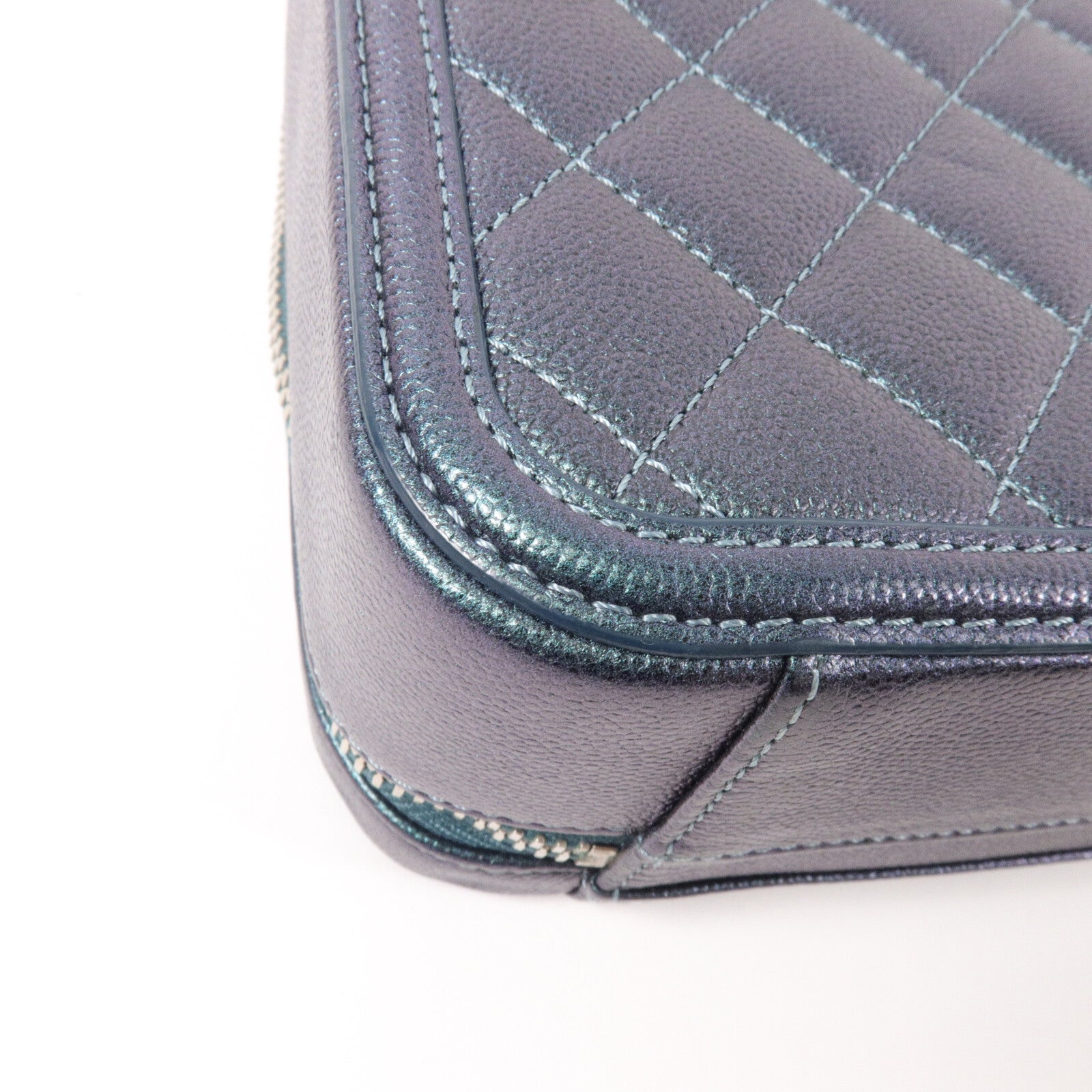 CHANEL 牛皮皮革CC Filigree Vanity Case Medium鏈帶肩背袋