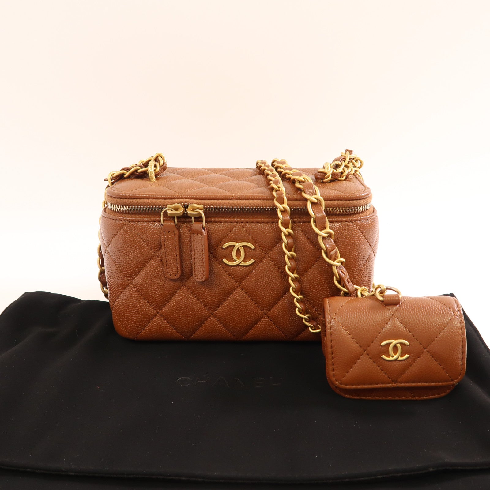 CHANEL 牛皮皮革Shoulder bag金扣鏈帶肩背袋