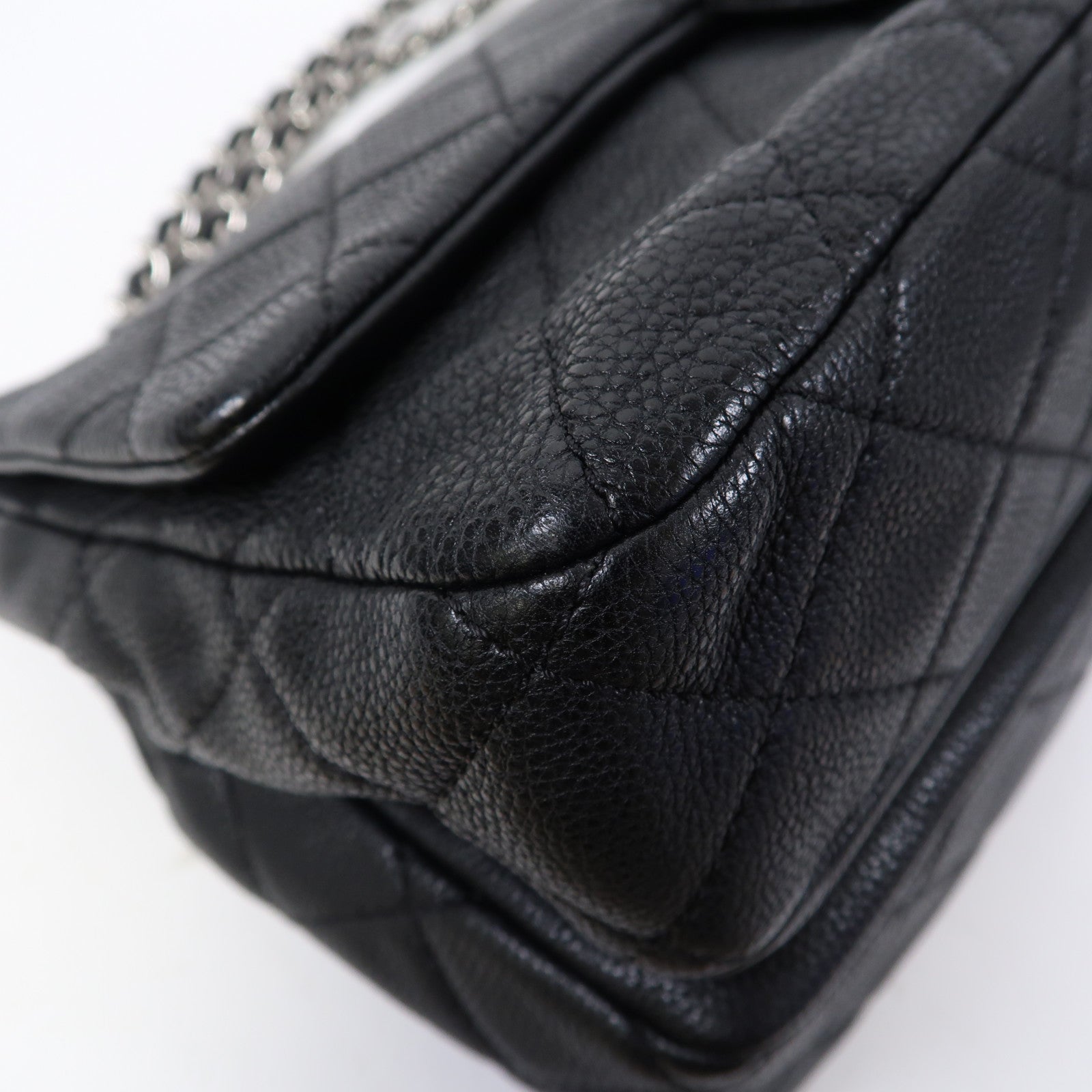 CHANEL 菱格Caviar皮革Chain Shoulder銀扣鏈帶肩背袋黑色
