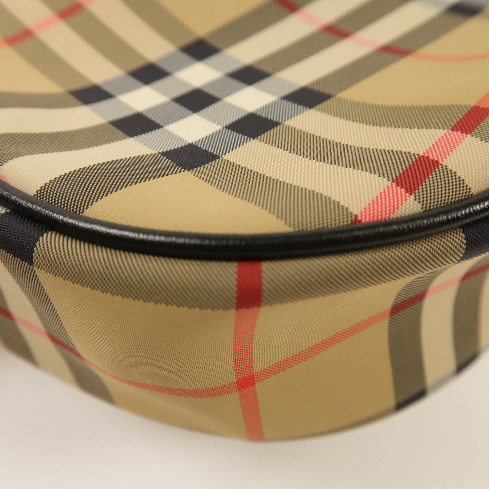 BURBERRY 尼龍Shoulder Bag金扣肩背袋