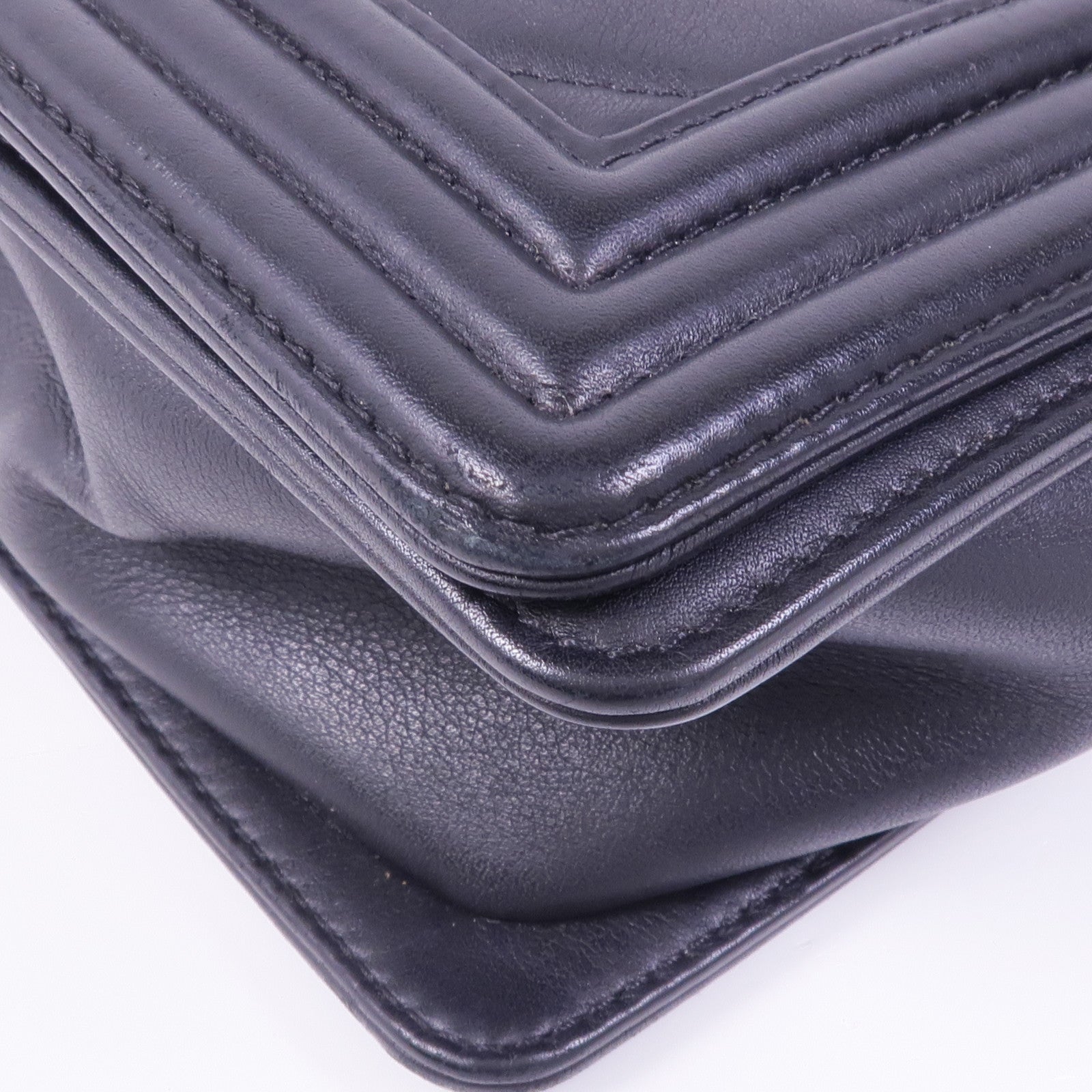 CHANEL 羊皮皮革Boy 28銀扣鏈帶肩背袋