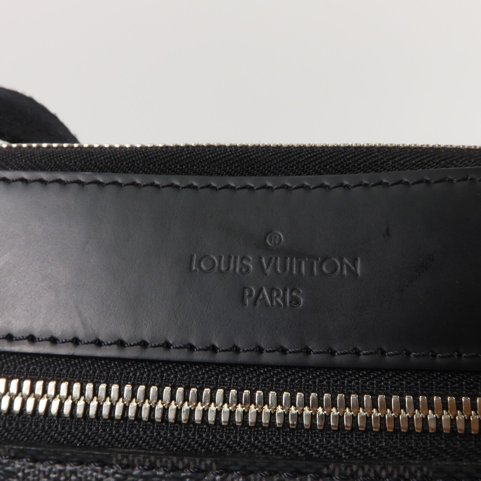 LOUIS VUITTON Damier Graphite Mick PM肩背袋