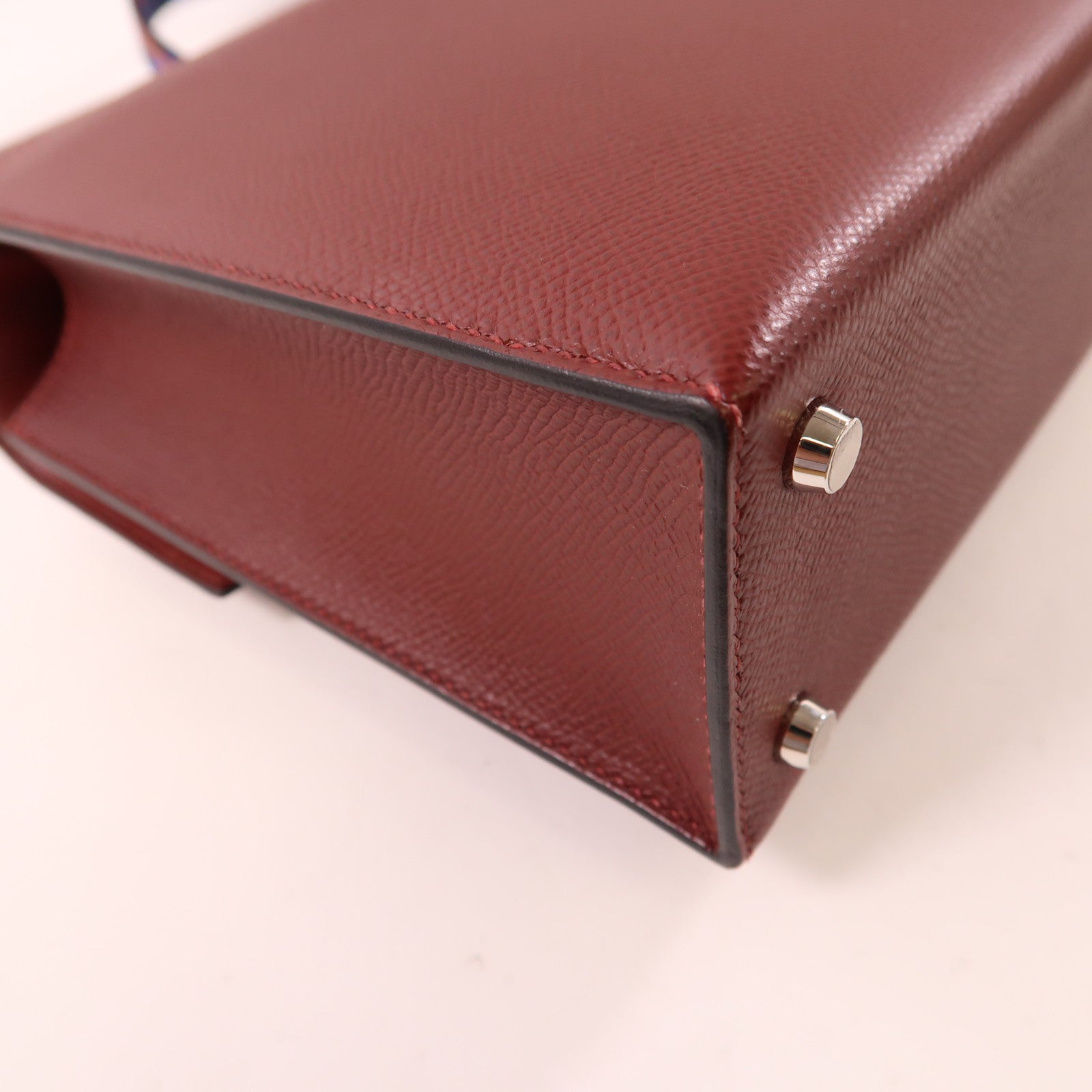 HERMES 【激減優惠】Epsom皮革Verrou 23 銀扣肩背袋55 Rouge H