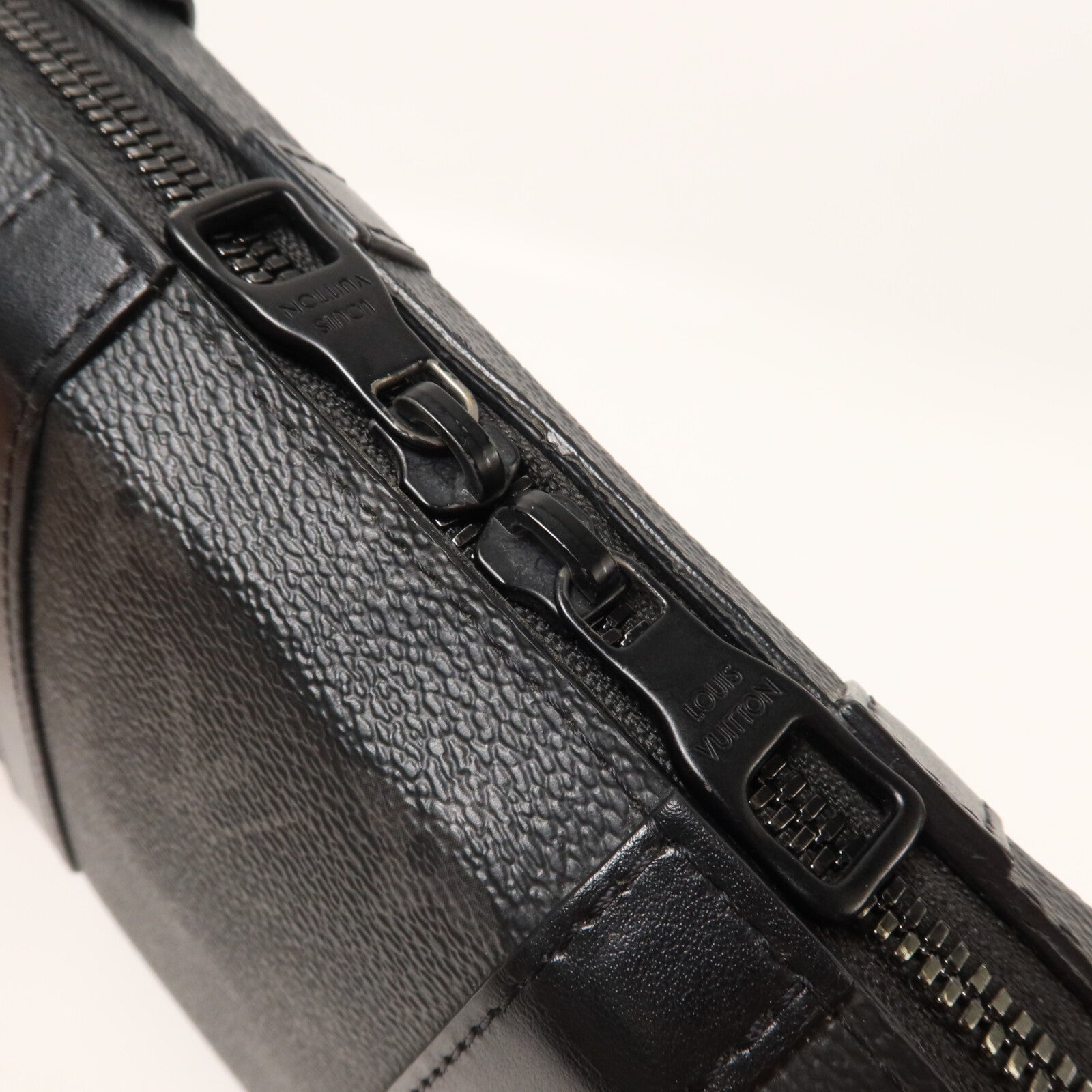 LOUIS VUITTON Monogram Eclipse Soft Trunk Wallet肩背袋