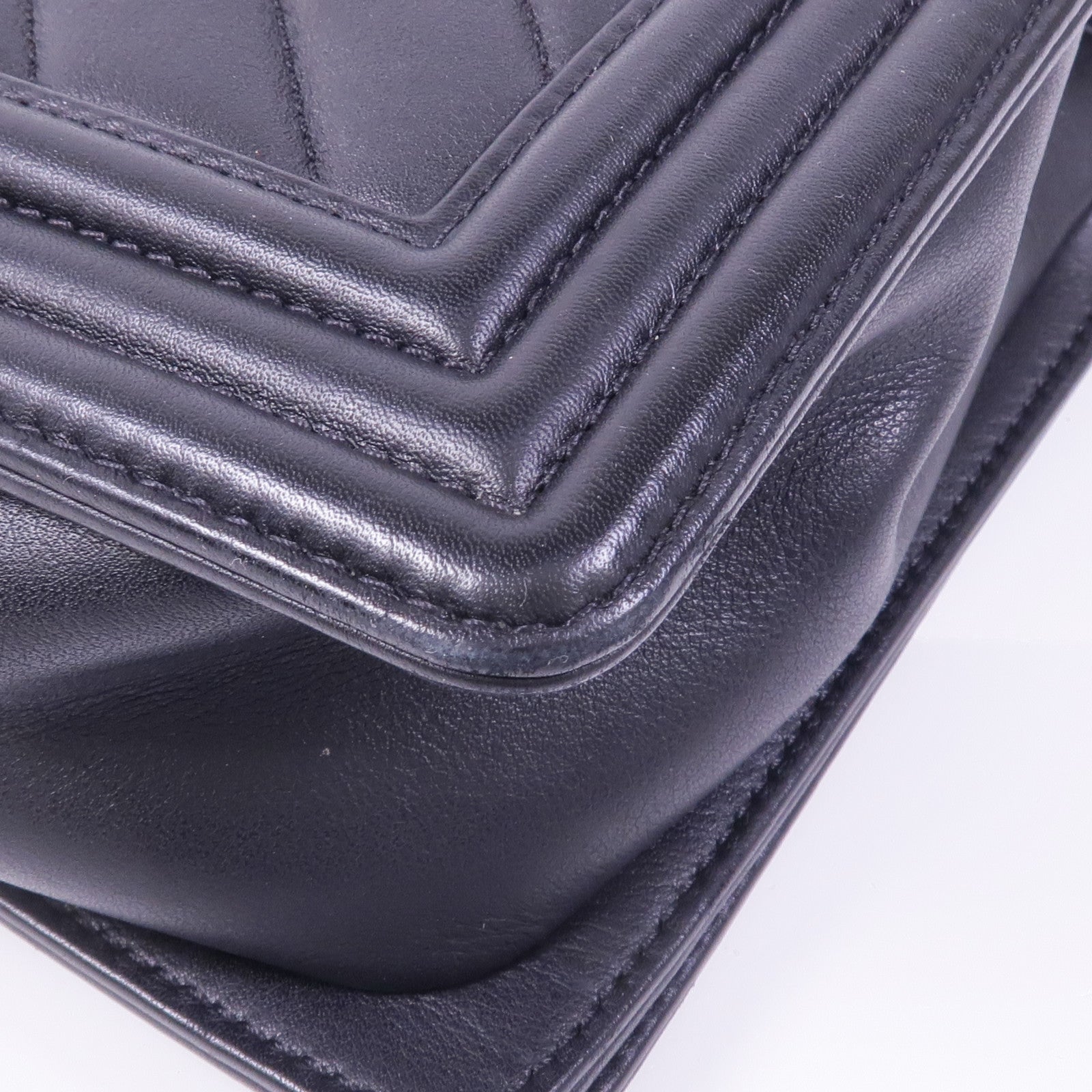 CHANEL 羊皮皮革Boy 28銀扣鏈帶肩背袋