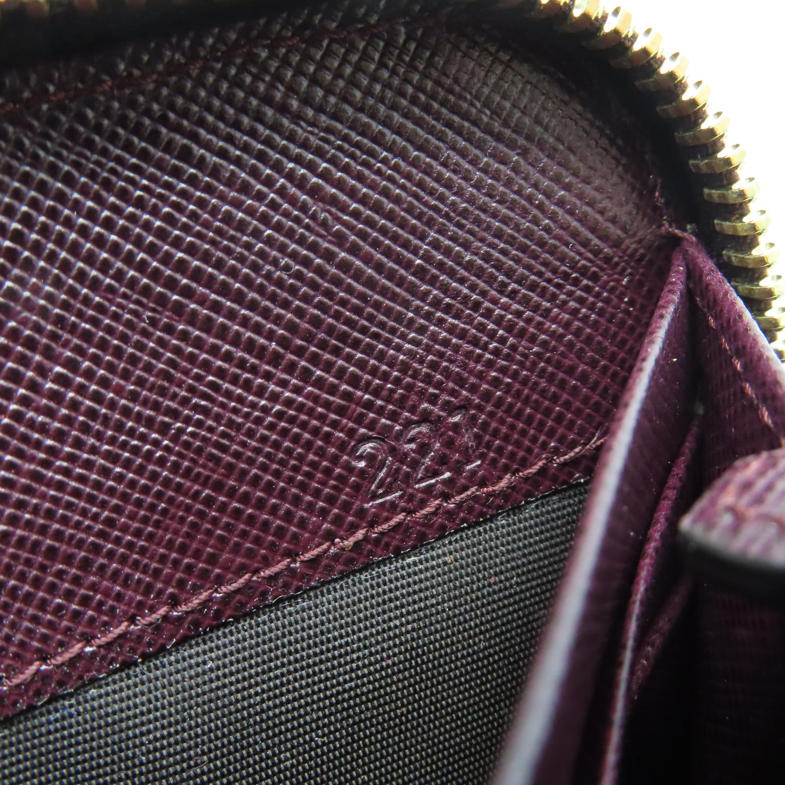 PRADA 【清倉大減價】牛皮皮革Long Wallet金扣錢包紅色