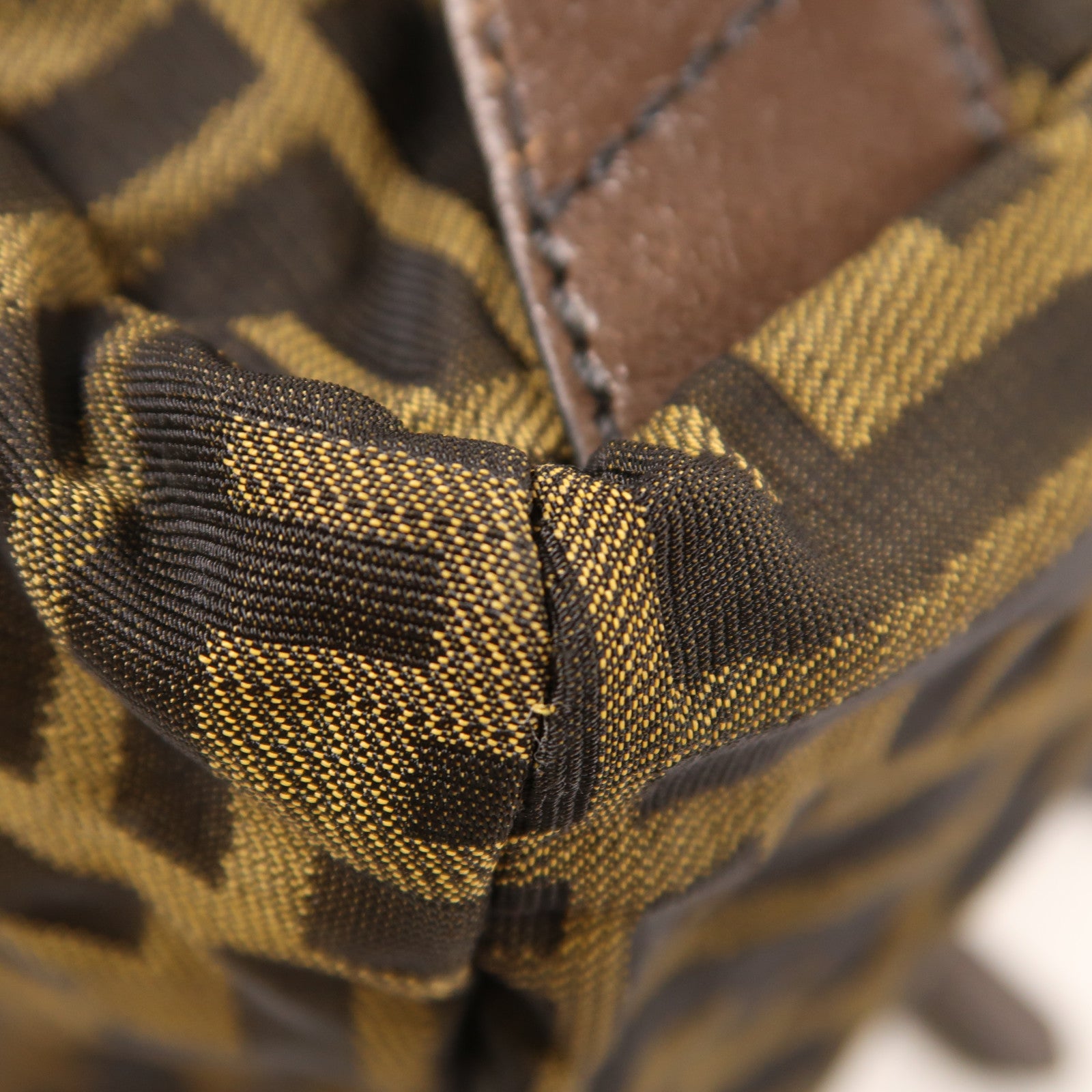 FENDI 帆布Backpack銀扣背包