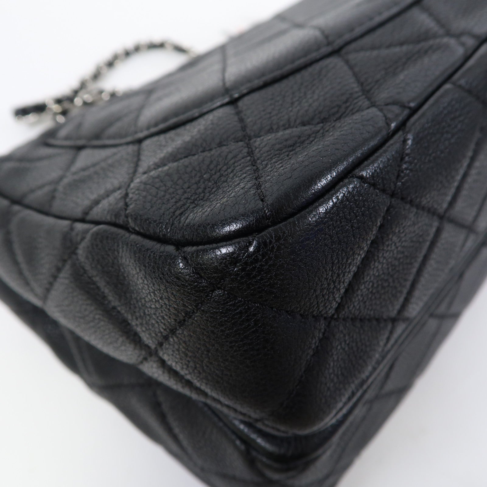 CHANEL 菱格Caviar皮革Chain Shoulder銀扣鏈帶肩背袋黑色